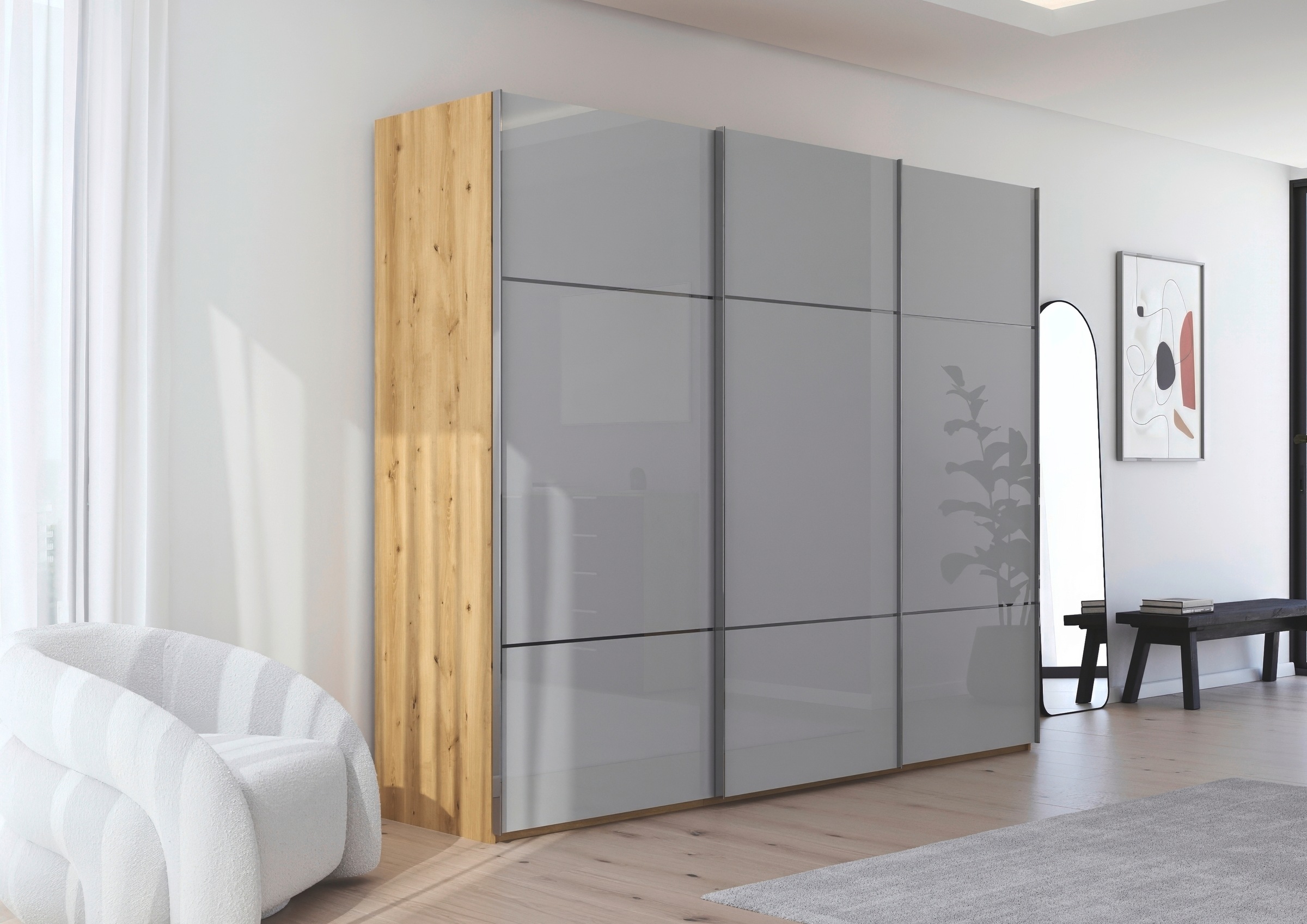 rauch Schwebetürenschrank »Kleiderschrank Schrank Garderobe Schlafzimmerschrank SCALE-TRIO«, edle dreigeteilte Front mit 2 Zierleisten Glasfront MADE IN GERMANY