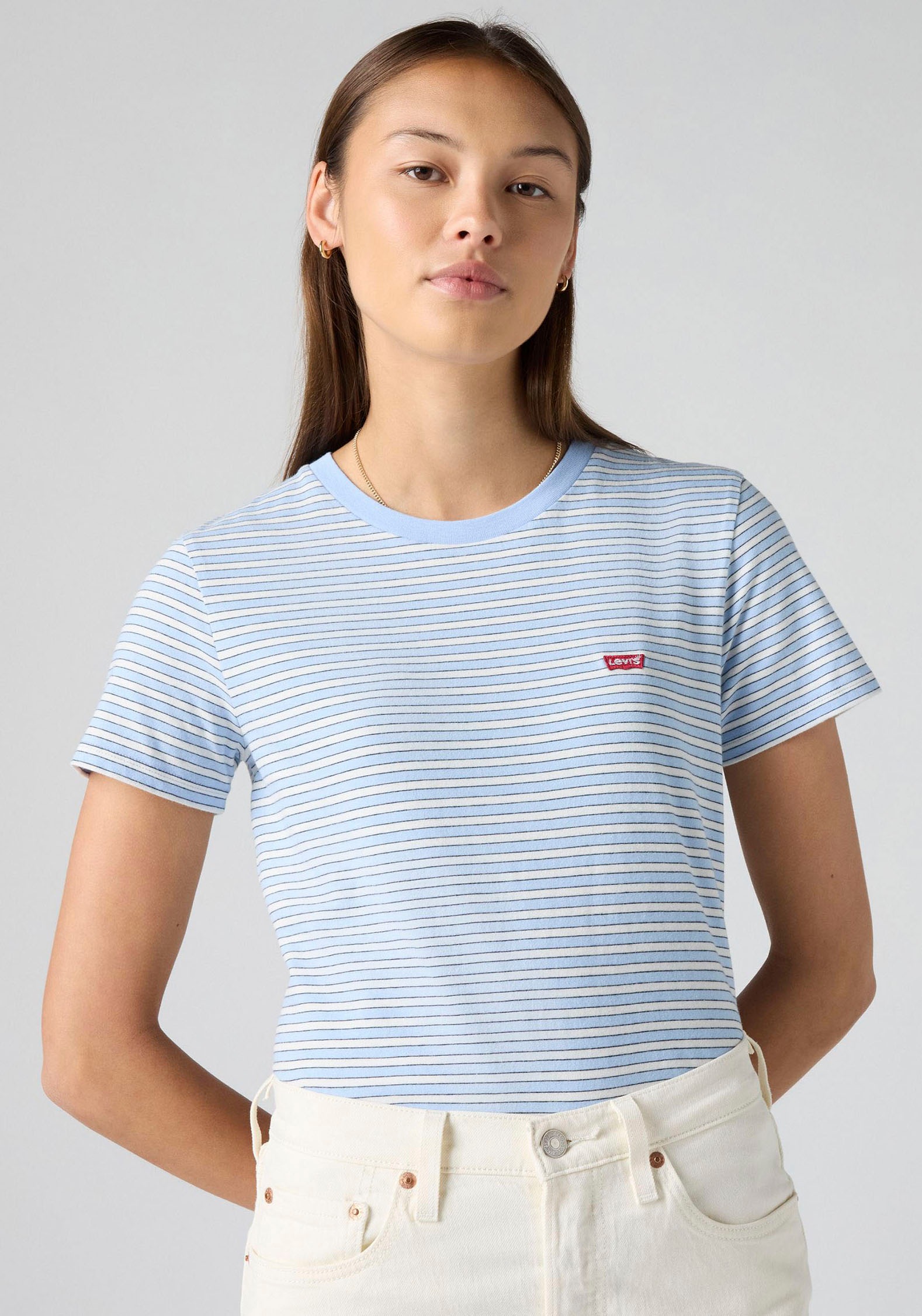 Levi's® T-Shirt »The perfect Tee«, mit kleiner Logo-Stickerei