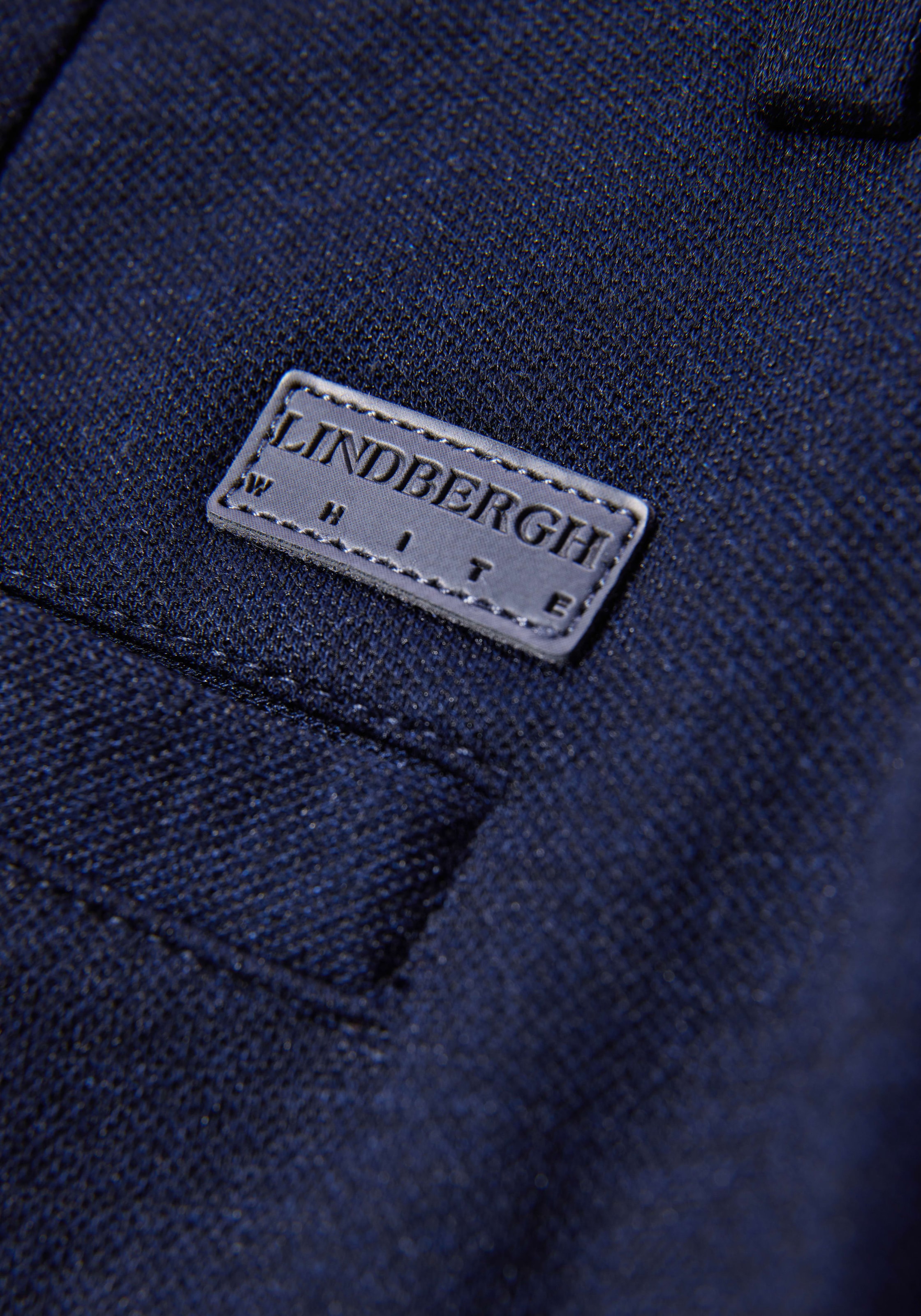 LINDBERGH Chinoshorts  im Slim Fit und mit Viskose und Stretch