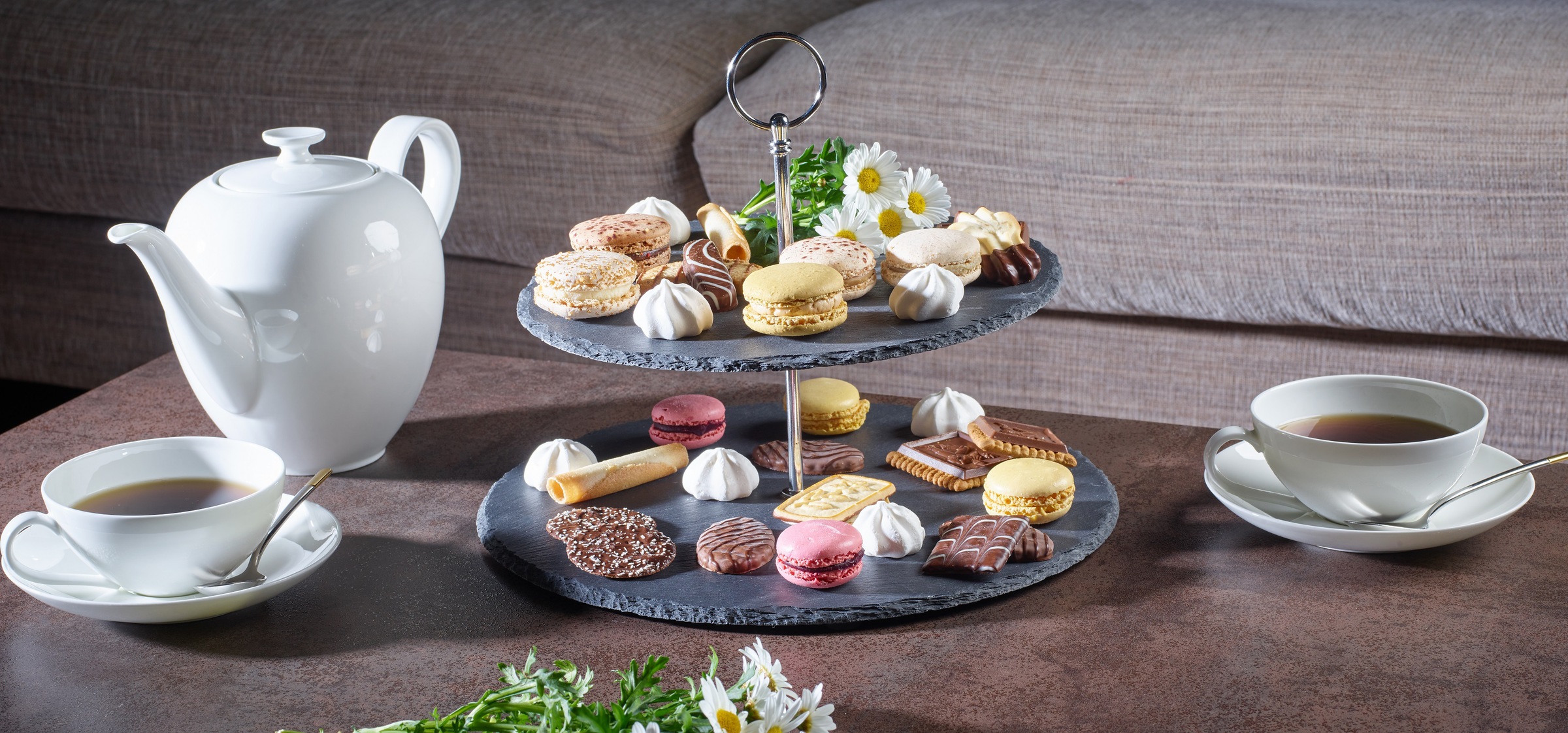 ECHTWERK Etagere »Schiefer Etagere«, für Gebäck, Obst, Käse und Dessert aus Naturschiefer mit Metallgriff