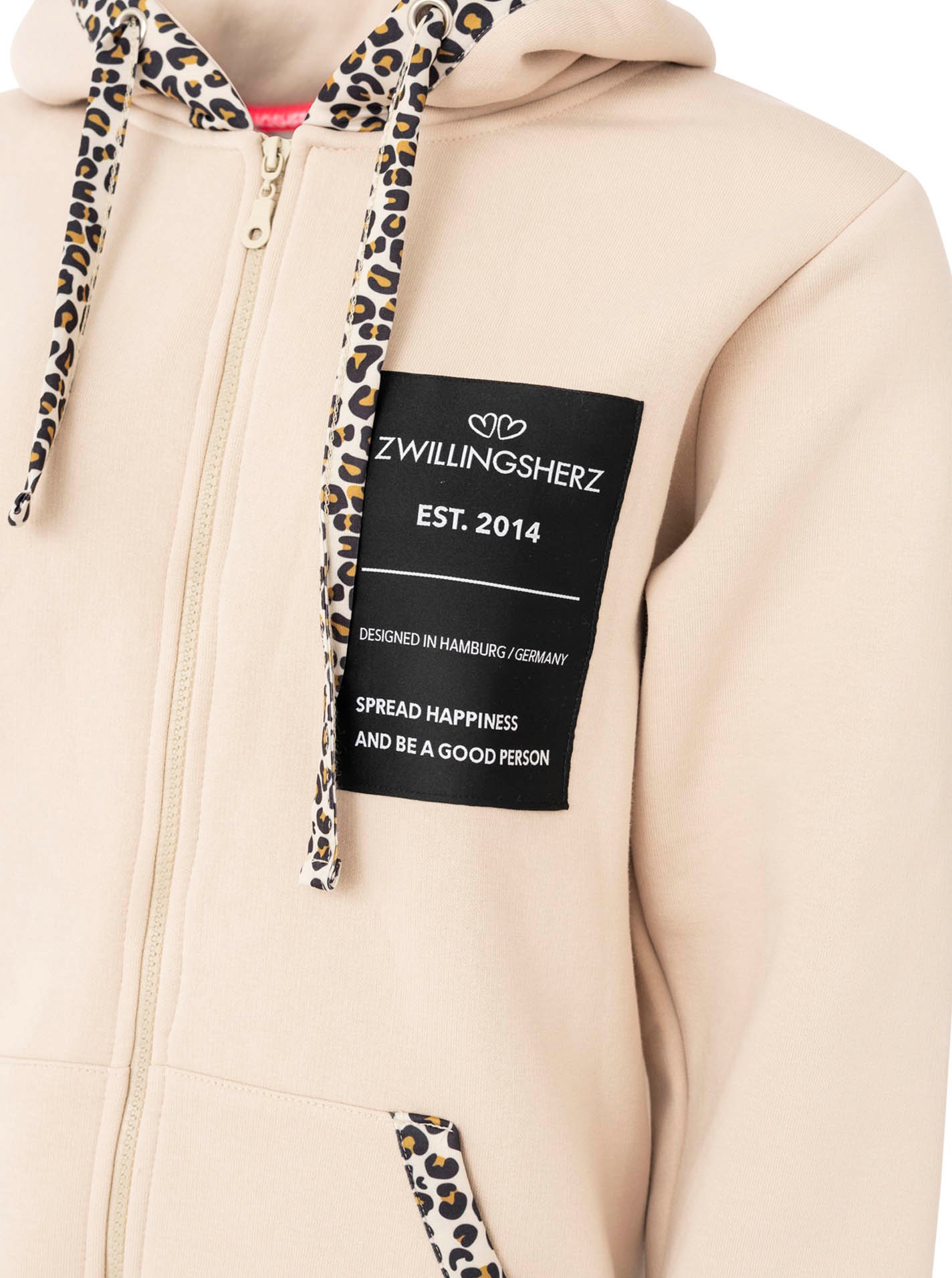 Zwillingsherz Kapuzensweatjacke »"Zwillingsherz Leo"« Leomuster Details, durchgehender Reißverschluss, Kapuze, Taschen