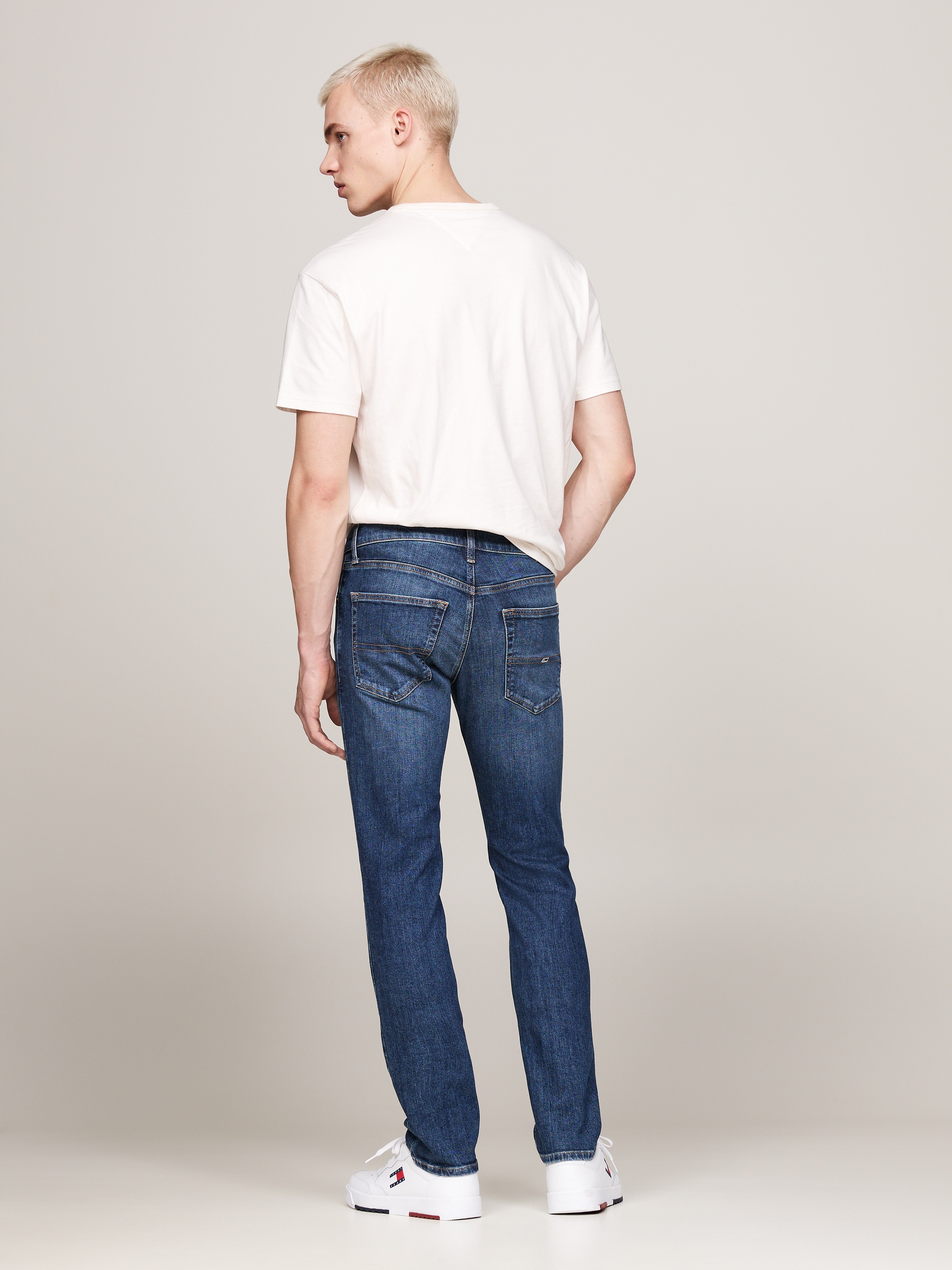 Tommy Jeans Slim-fit-Jeans »SCANTON SLIM«, mit Logoprägung