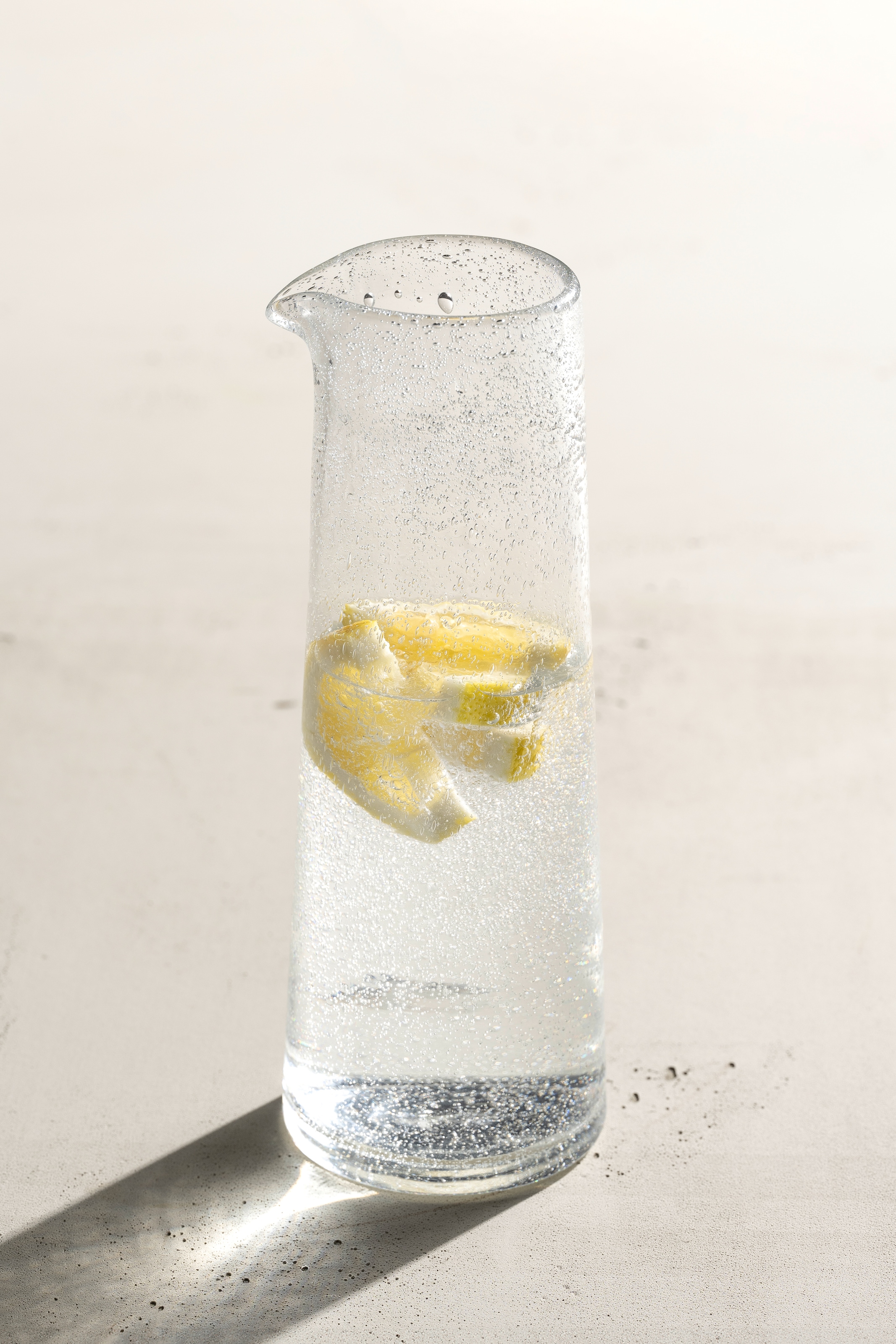 LEONARDO Wasserkrug »BURANO, Krug, 900 ml«, (1 tlg.), aus Schaumglas, in konischer Form, spülmaschinengeeignet