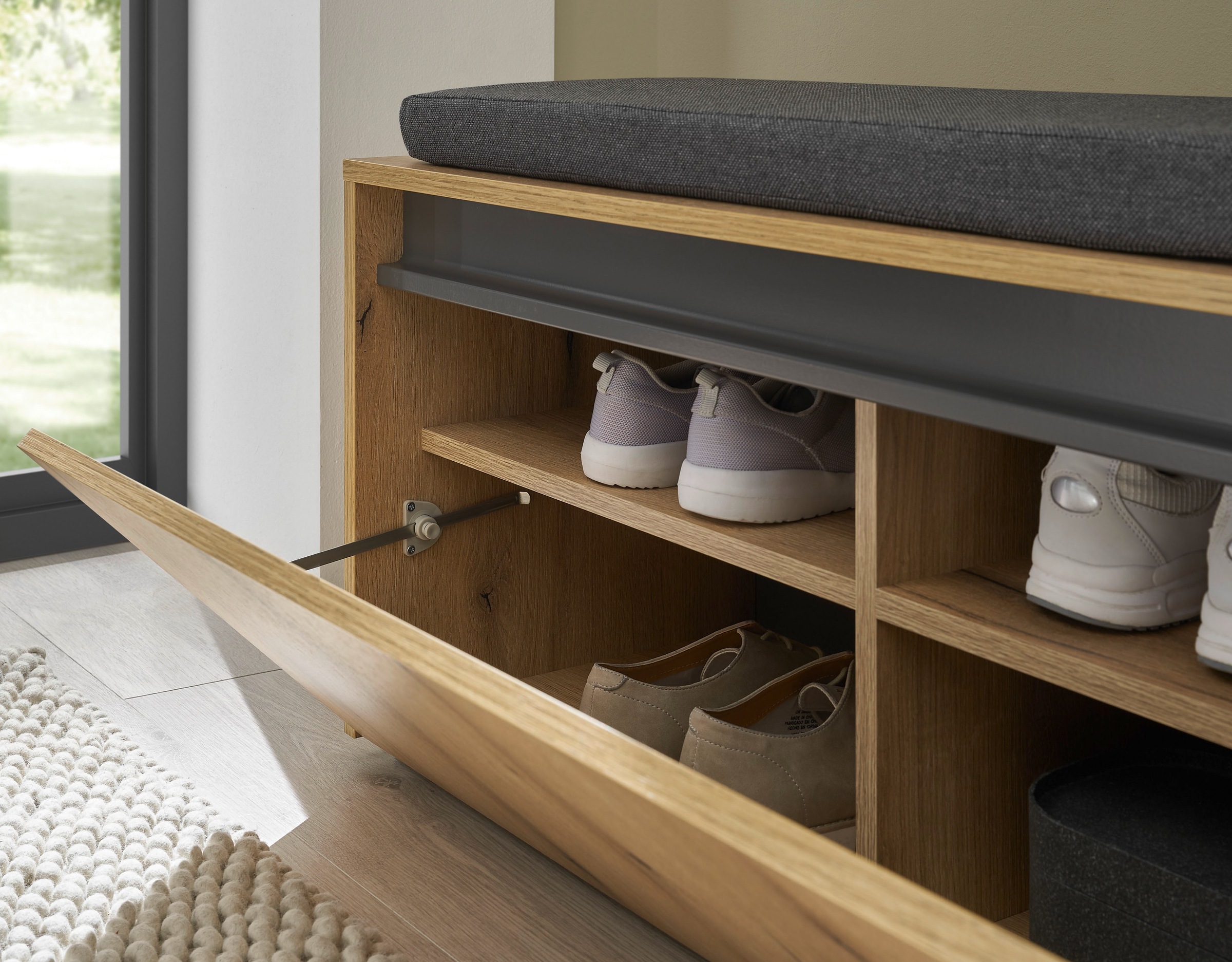 INOSIGN Garderoben-Set »GIRON/CiTY, moderne Garderobe, Komplettset mit viel Stauraum«, (Komplett-Set, 3 St.), enthält Garderobenschrank, Paneel, Schuhbank inkl. Sitzkissen