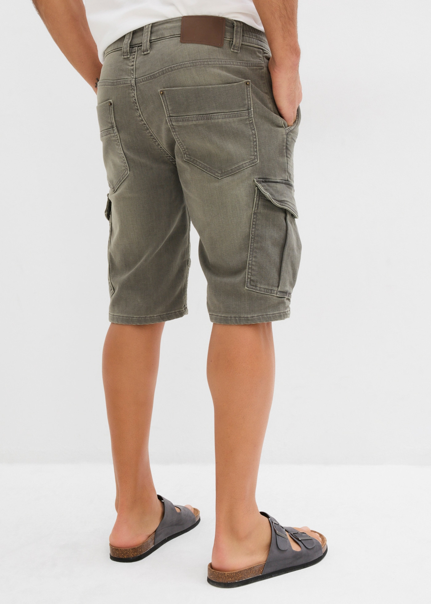 bonprix Bermudas  aus Baumwolle und Polyester, mit Used-Effekt, regular fit