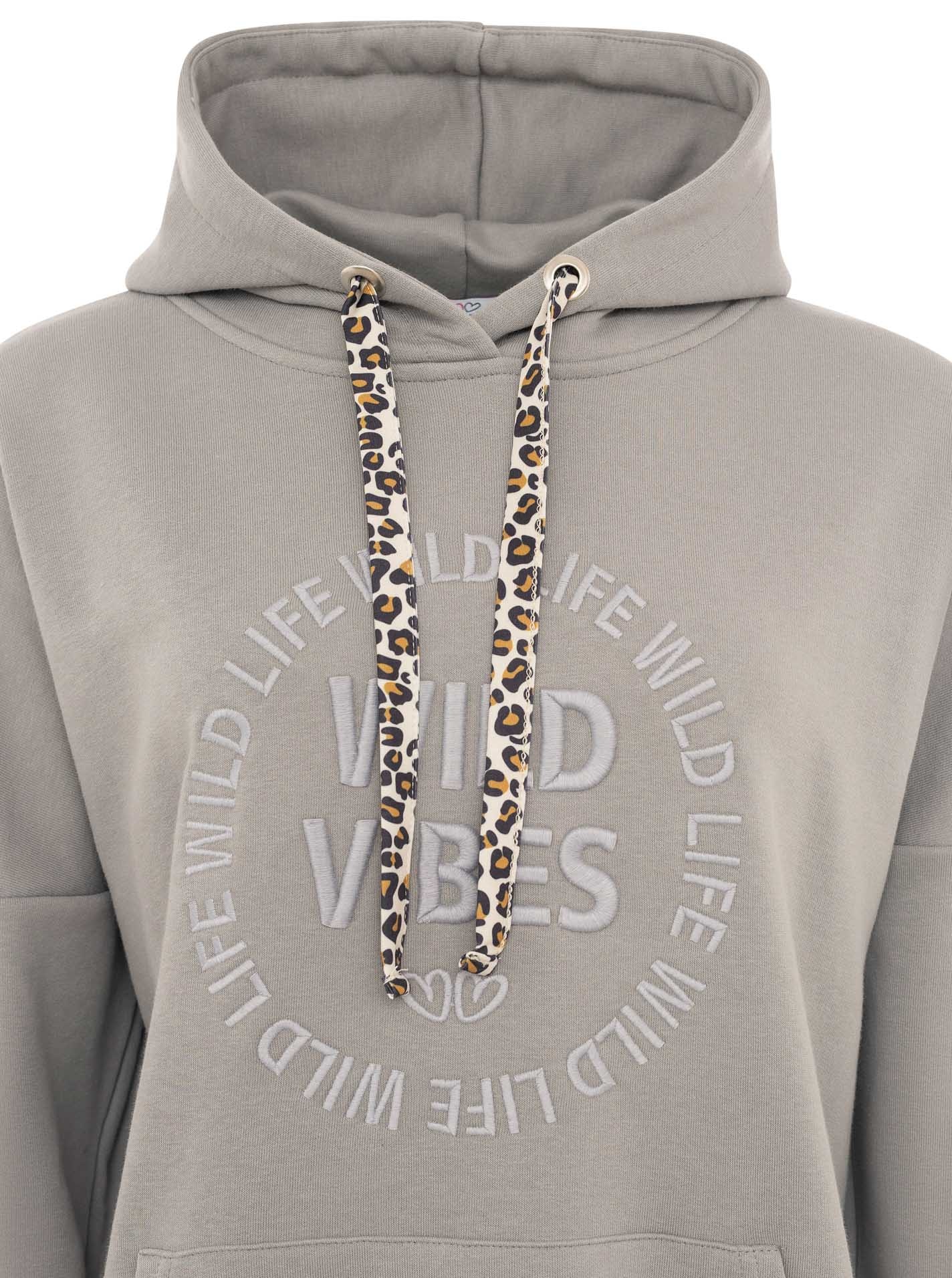 Zwillingsherz Sweatkleid »"Wild Vibes"« Kängurutasche praktische Fronttaschen, Leo-Kordel, tonale Stickerei