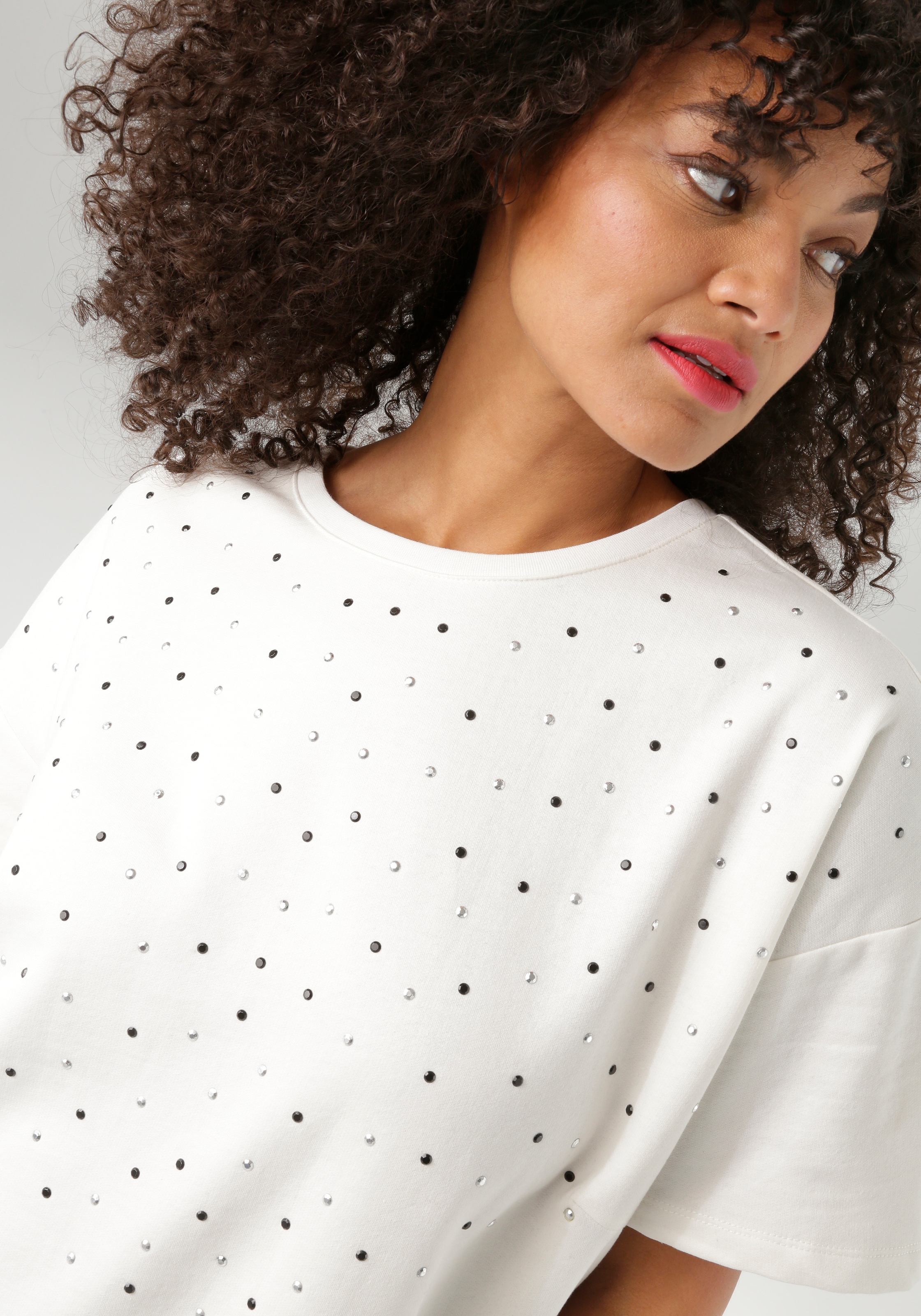 Aniston PLUS Kurzarmshirt, mit Nieten Applikation verziert - NEUE KOLLEKTION