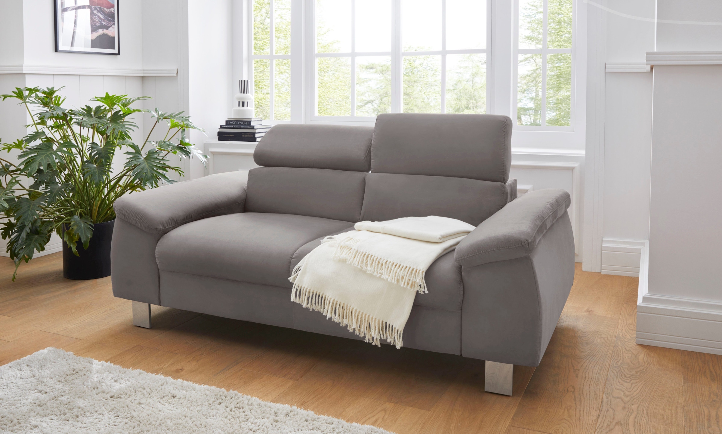 COTTA Polstergarnitur »Komaris«, (Set), Set bestehend aus: 2-Sitzer mit Kopfteilverstellung & Hocker