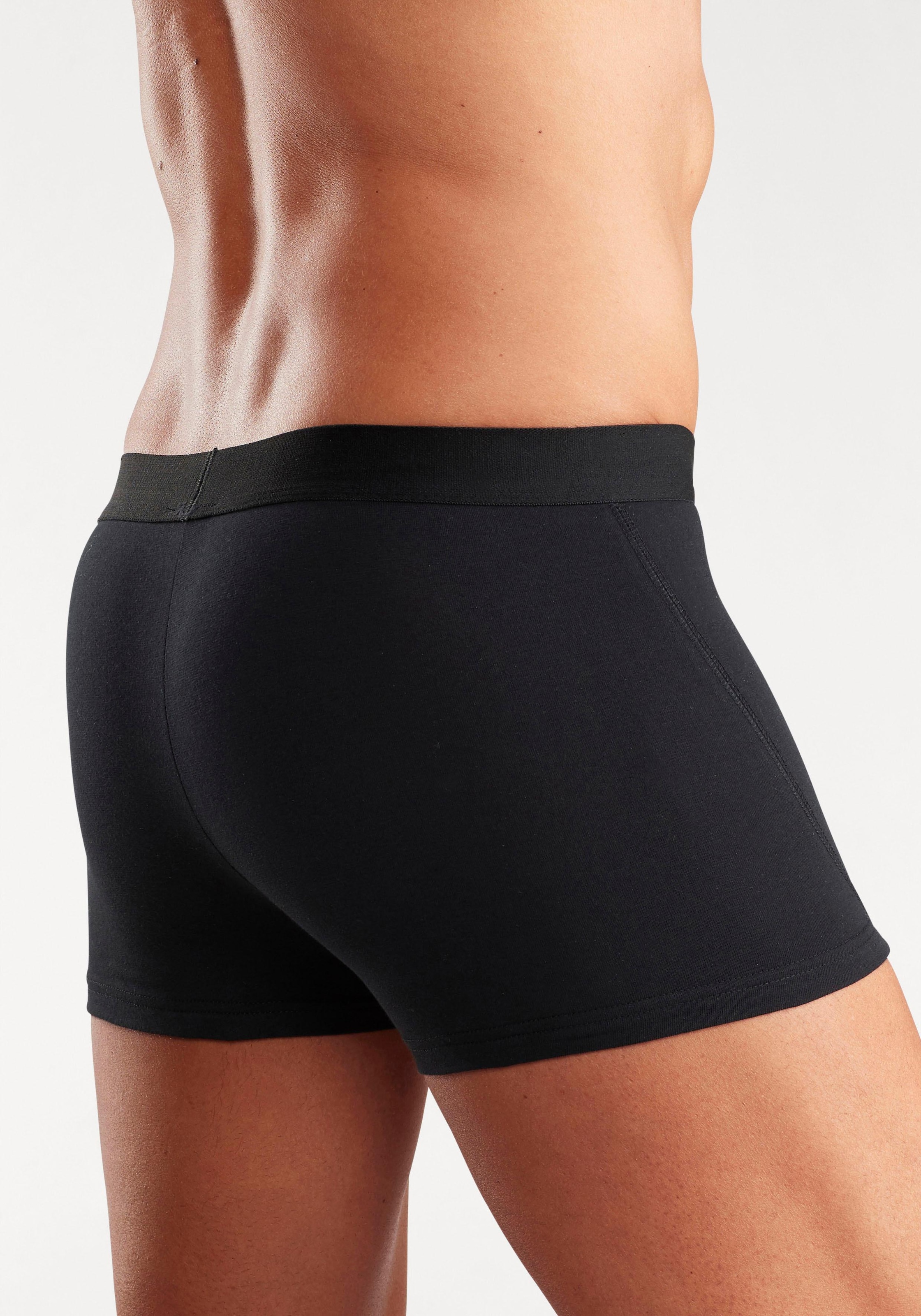 Bruno Banani Boxer »Boxershorts für Herren«, (Packung, 4 St.), mit farbigen Marken-Schriftzug am Bündchen