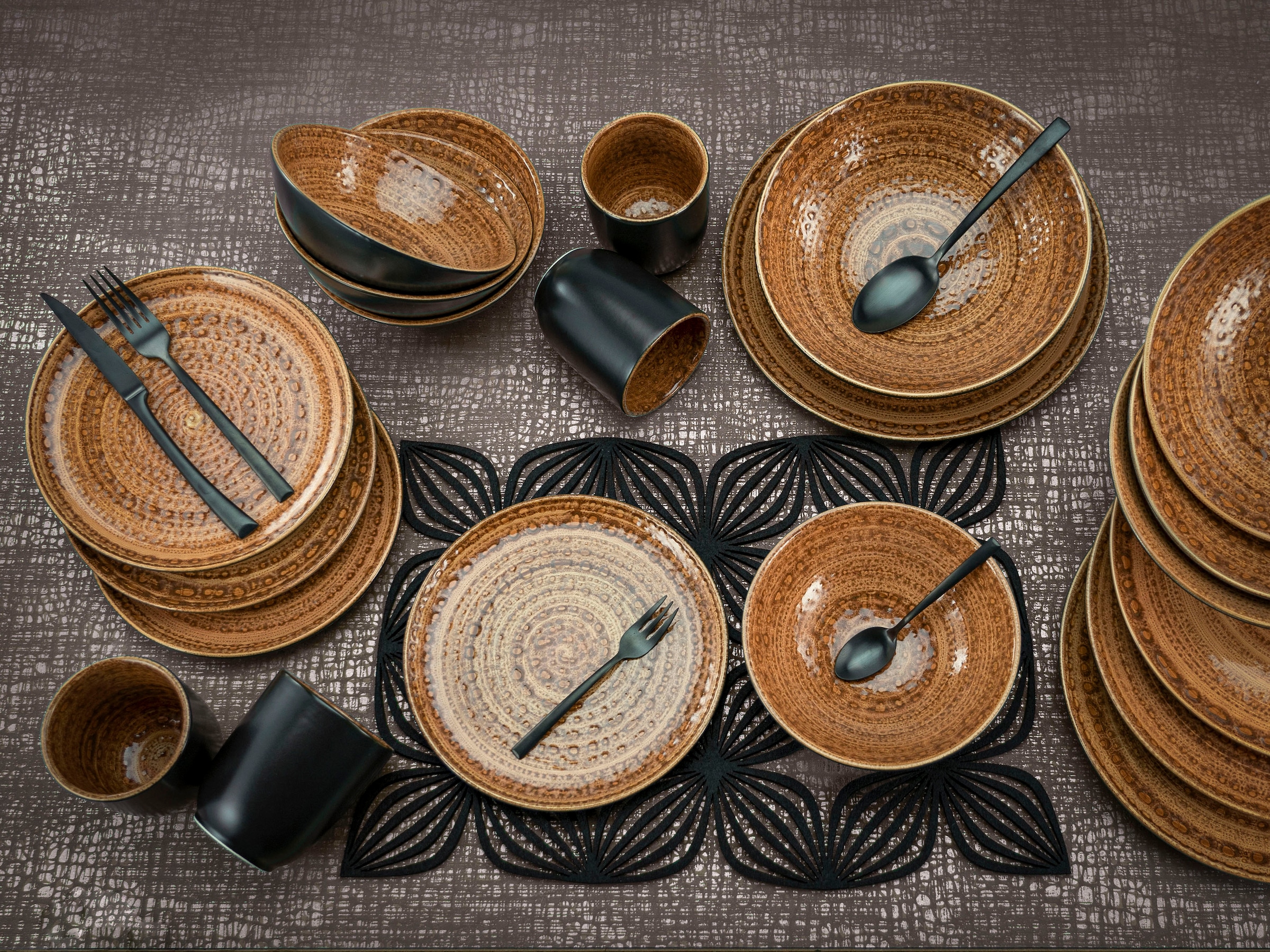 CreaTable Kombiservice »Geschirr-Set Villa Romana«, (Set, 16 tlg., Kaffeeservice und Tafelservice im Set, für 4 Personen), Service, handwerklicher Charakter, 16 Teile, für 4 Personen