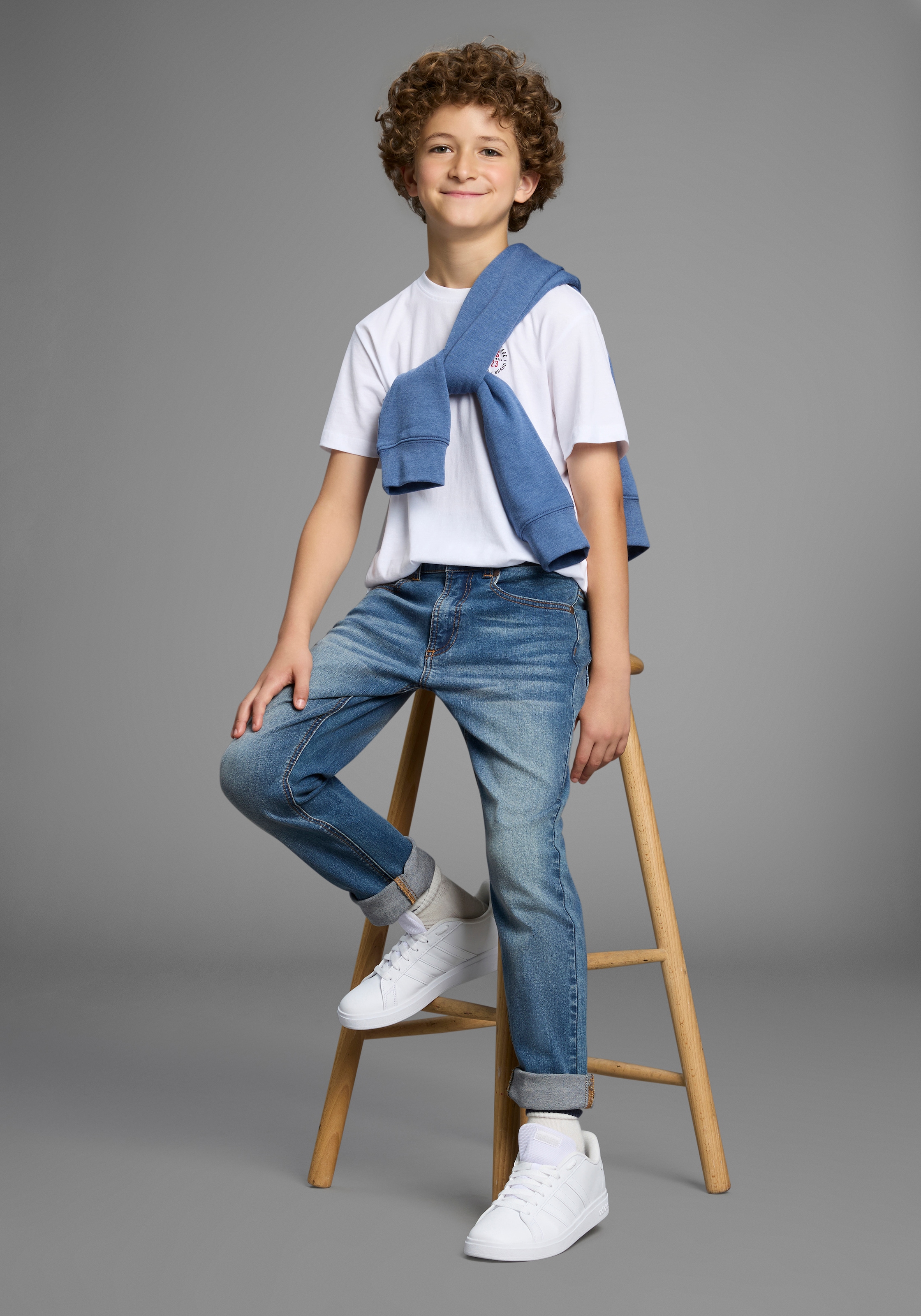 KIDSWORLD Straight-Jeans »Gerade Stretchjeans« Stretchjeans in authentischer Waschung