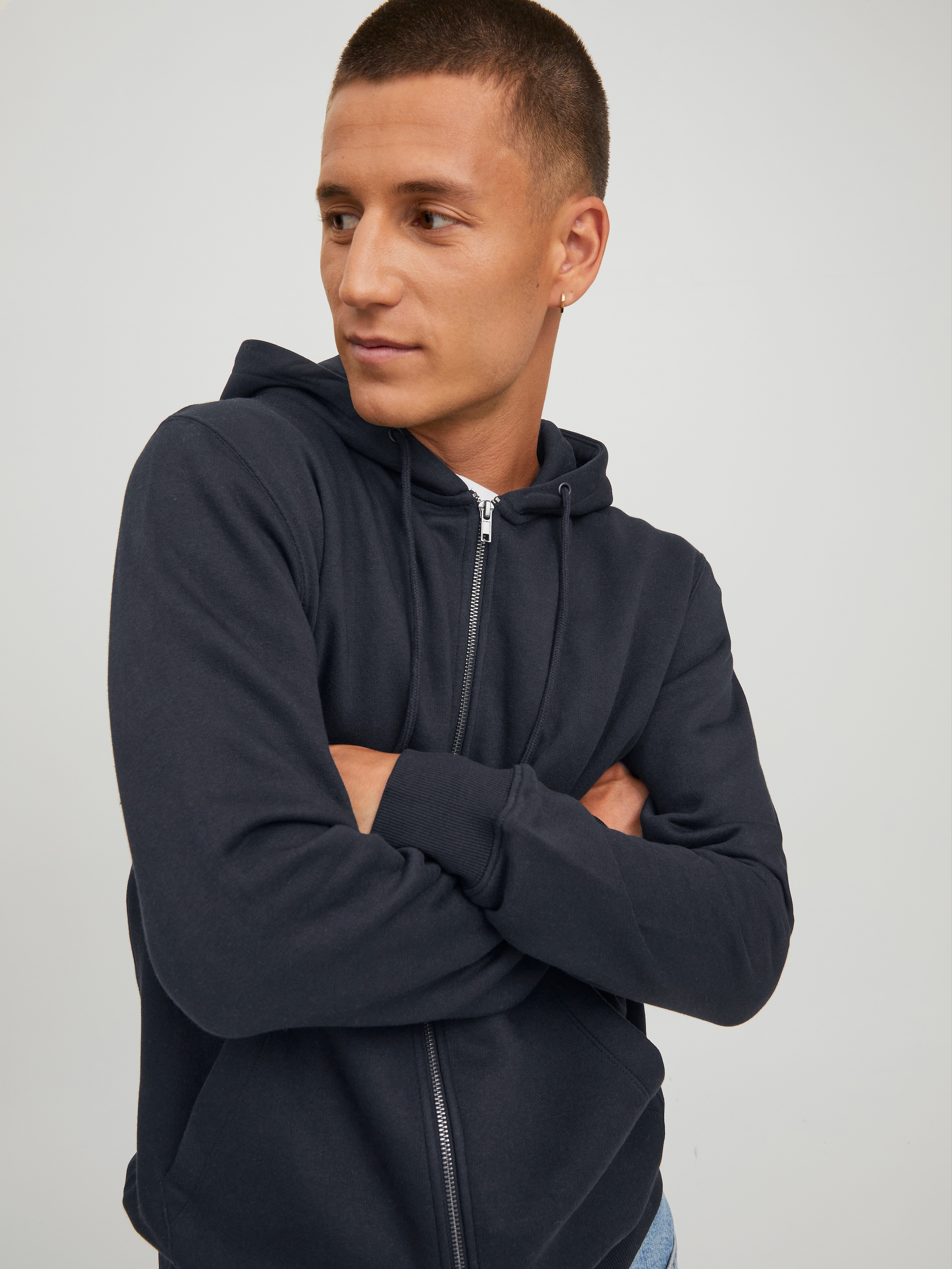 Jack & Jones Kapuzensweatjacke »JJESTAR Basic Hoodie, Eingrifftaschen und angenehmem Materialmix« Kapuze, regular fit, Baumwollmischung
