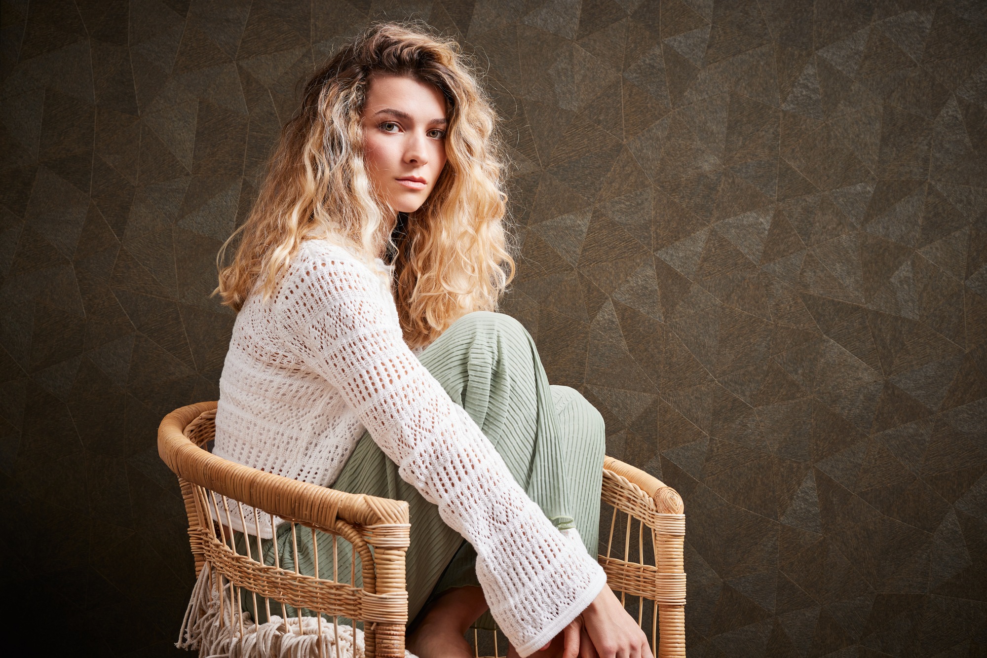 living walls Vliestapete »Metropolitan Stories. Travel Styles. grafische Tapete« gemustert | matt | neutral leicht strukturiert Grafik-Tapete Uni Strukturtapete Designtapete Tapeten Wohnzimmer Flur