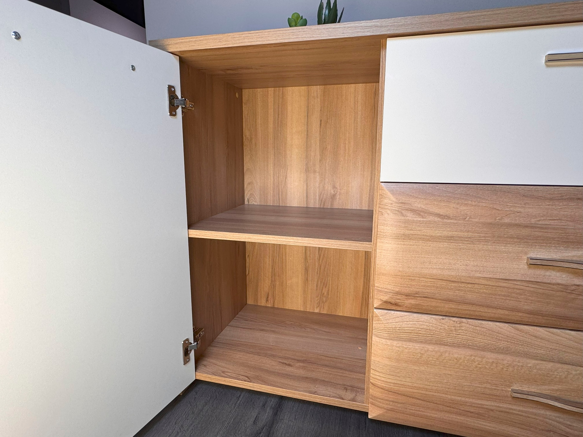 Home affaire Kommode »Gala, melaminbeschichtet und beige hochglänzend UV lackiert«, (Soft-Close Funktion, Maße: B/T/H 170/46/83cm), 2trg., mit 4 Schubladen, klassische Rahmenoptik, FSC-zertifiziert