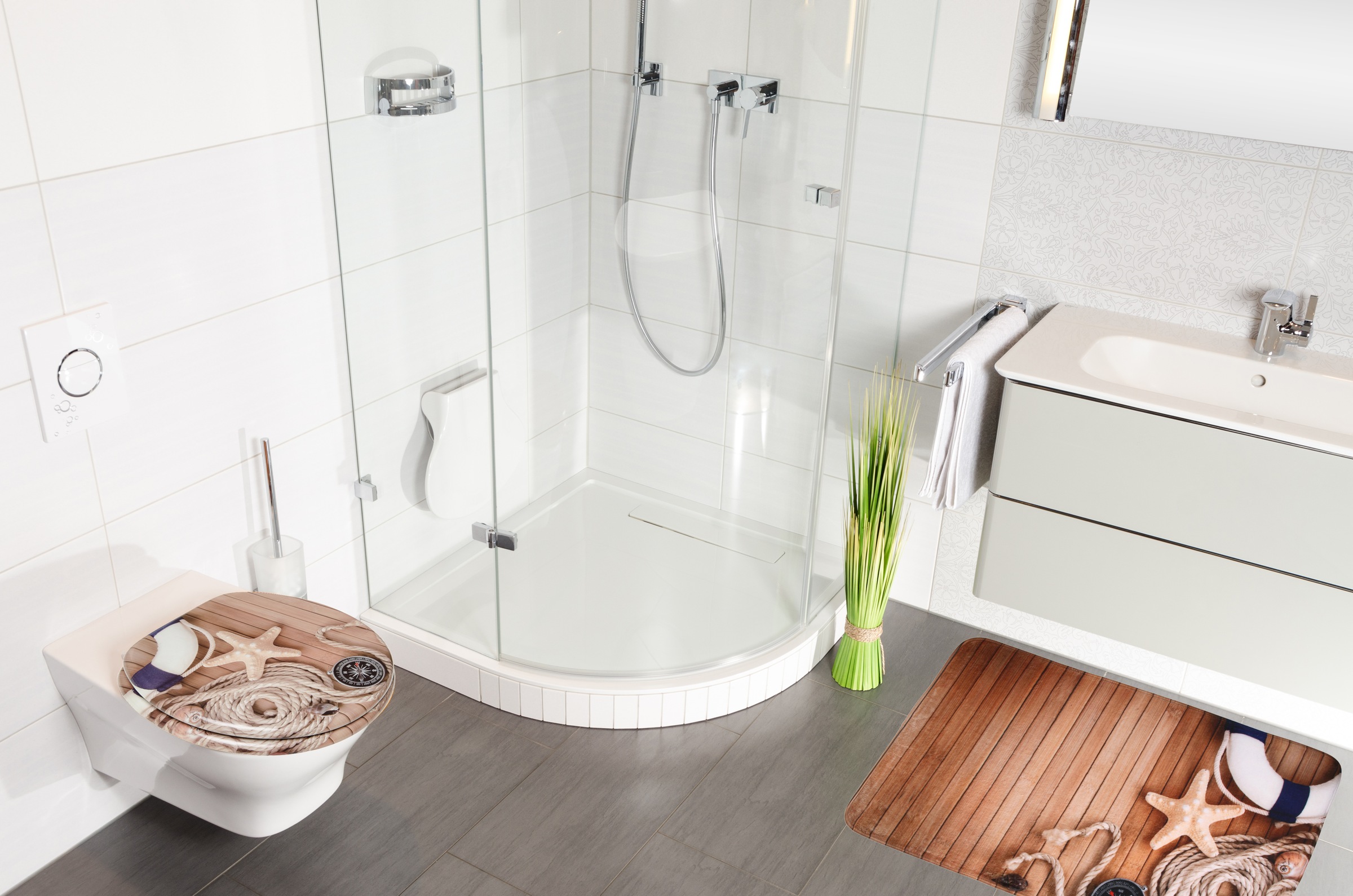 Sanilo Badaccessoire-Set »Maritime«, (Komplett-Set, 6 tlg.), bestehend aus WC-Sitz, Badteppich, Stöpsel, Seifenspender, WC-Bürste