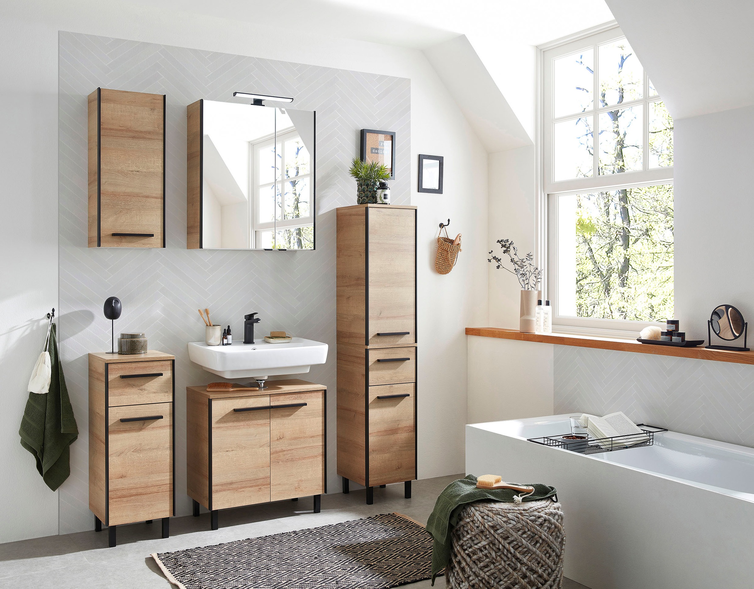 Saphir Badmöbel-Set »Quickset 395 5-teilig, Waschbeckenunterschrank mit LED-Spiegelschrank«, (5 St.), Unterschrank, Hängeschrank, Midischrank, inkl. Türdämpfer, 7 Türen