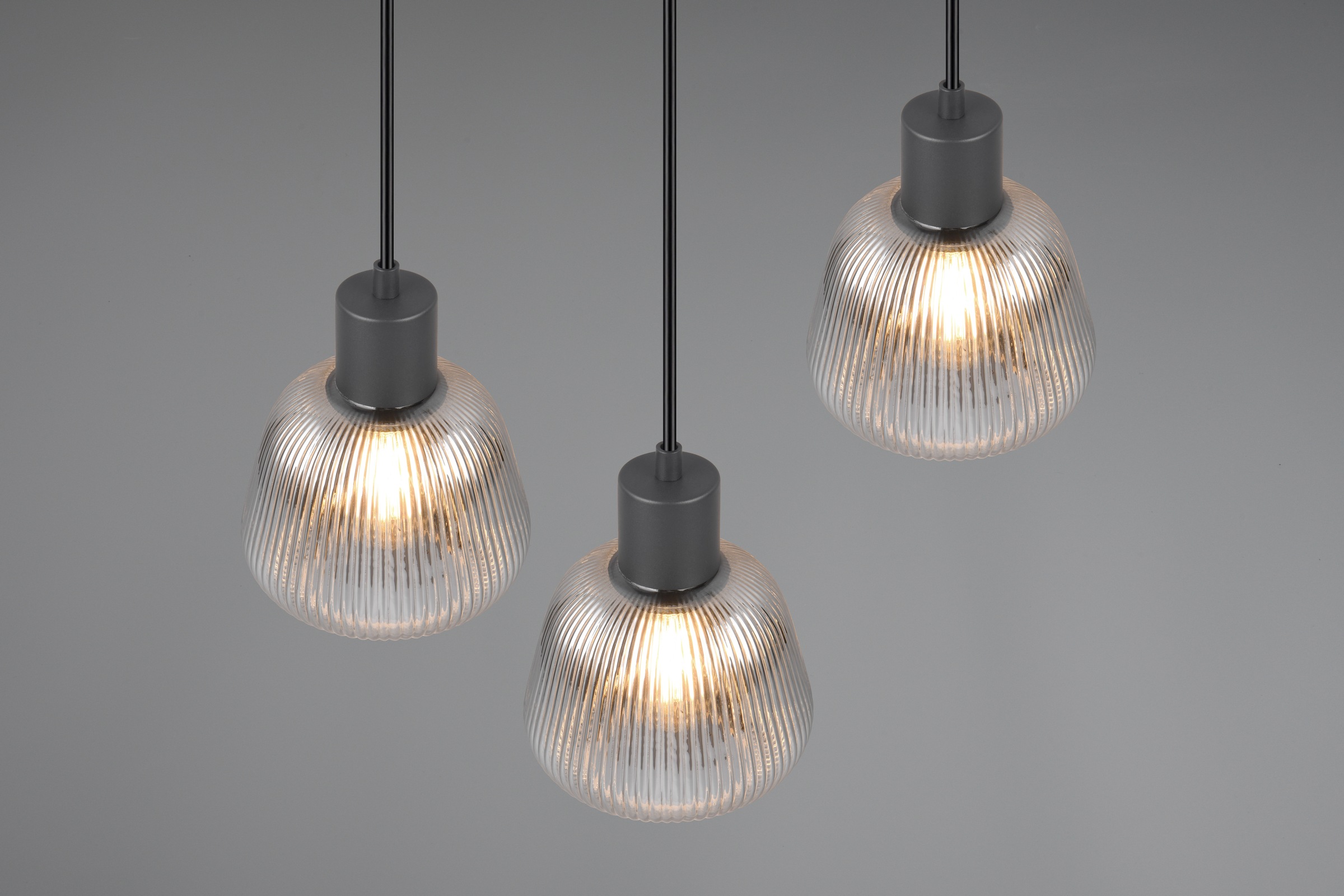 TRIO Leuchten Pendelleuchte »TARIFA, 3-flammige Hängeleuchte exkl 3xE27 max 25W, Glas Hängelampe«, 3 flammig, Leuchtmittel E27 | Leuchtmittel wechselbar, höhenverstellbar max 150cm Glas in Riffeloptik und leicht verspiegelt