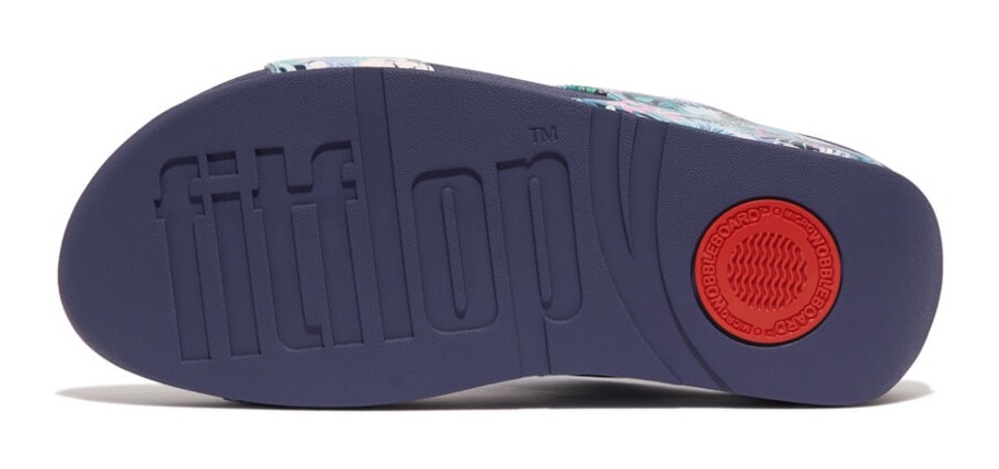 Fitflop Pantolette »LULU X JIM THOMPSON«, Keilabsatz, Sommerschuh, Schlappen mit zwei Bandagen