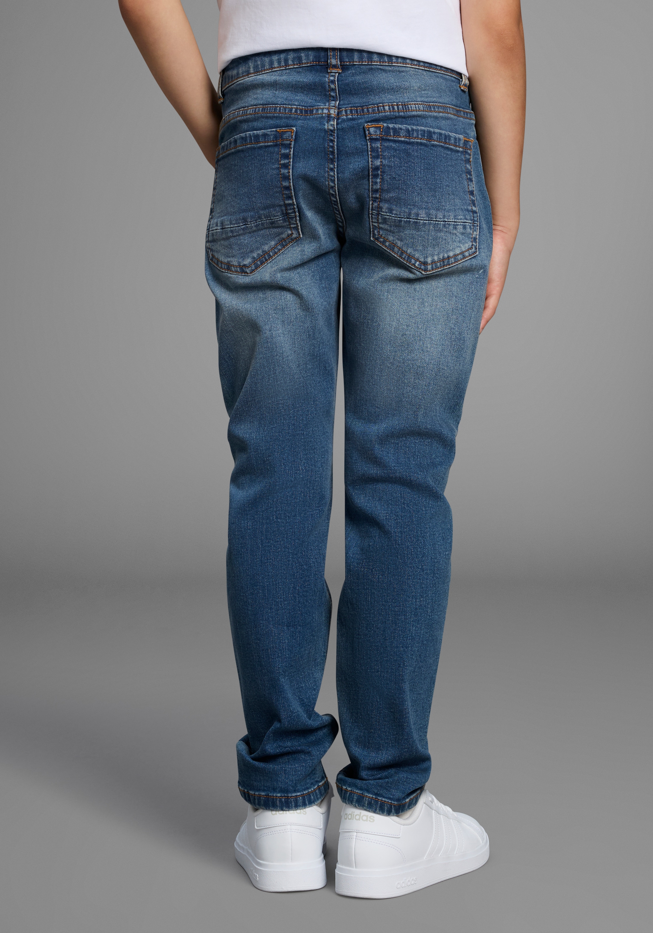 KIDSWORLD Straight-Jeans »Gerade Stretchjeans« Stretchjeans in authentischer Waschung