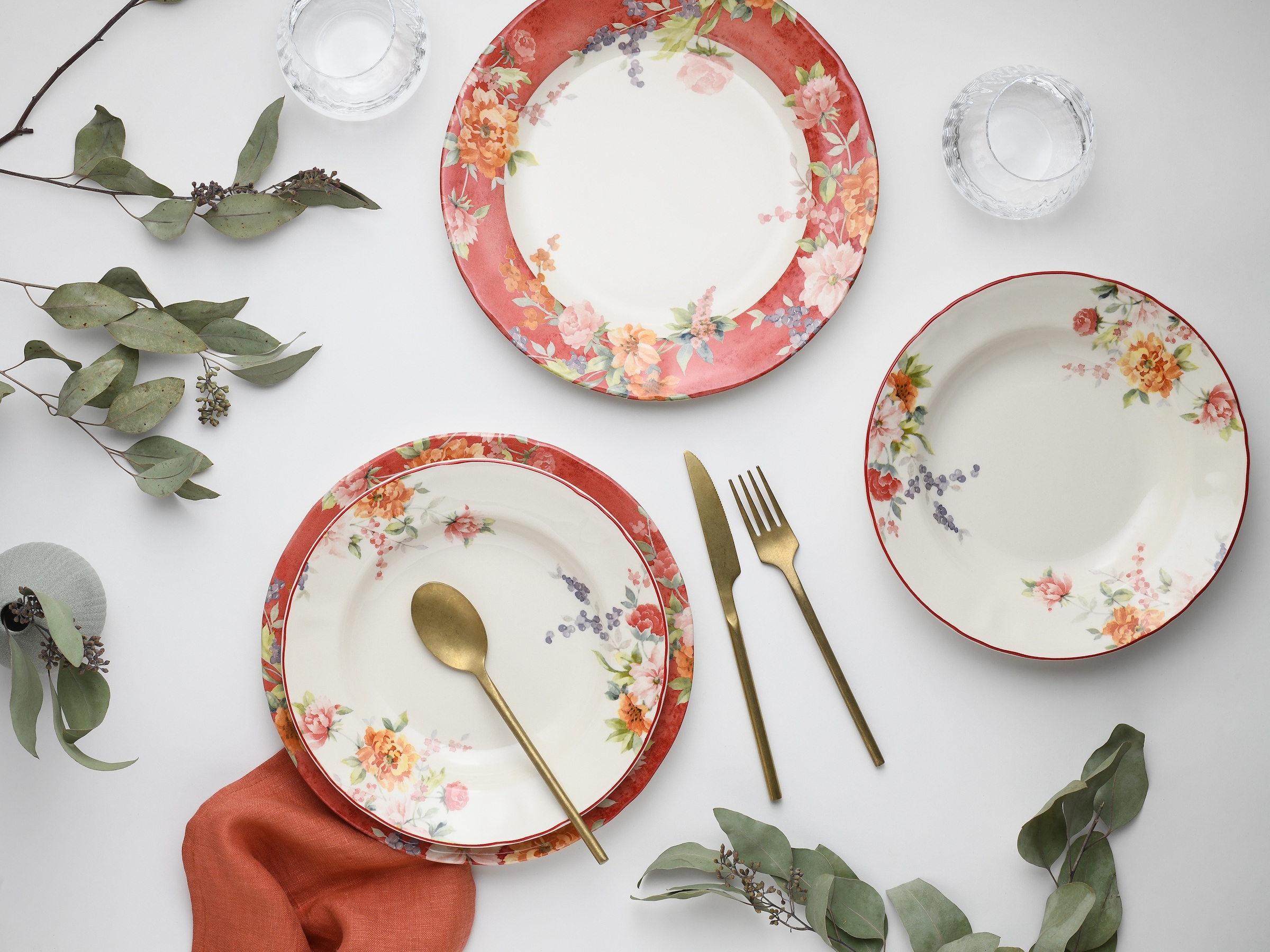 CreaTable Tafelservice »Crimson Bunt, Service 12-tlg.« Teller Set, Blütendekor, Designklassiker