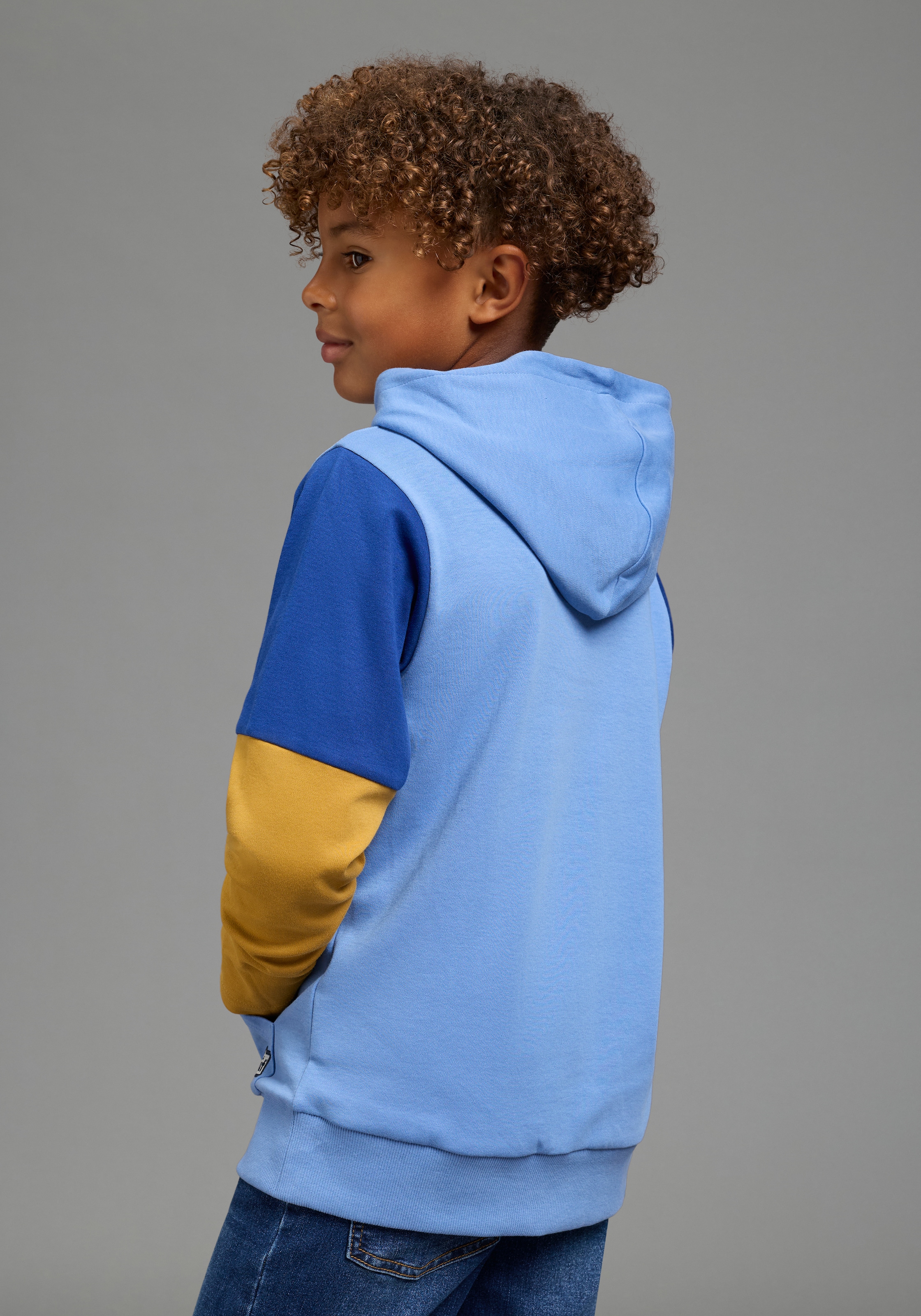 Scout Kapuzenshirt »Shirt in colorblocking design - NEU von SCOUT« hüftlang geschnitten, Langarm, mit Kängurutasche
