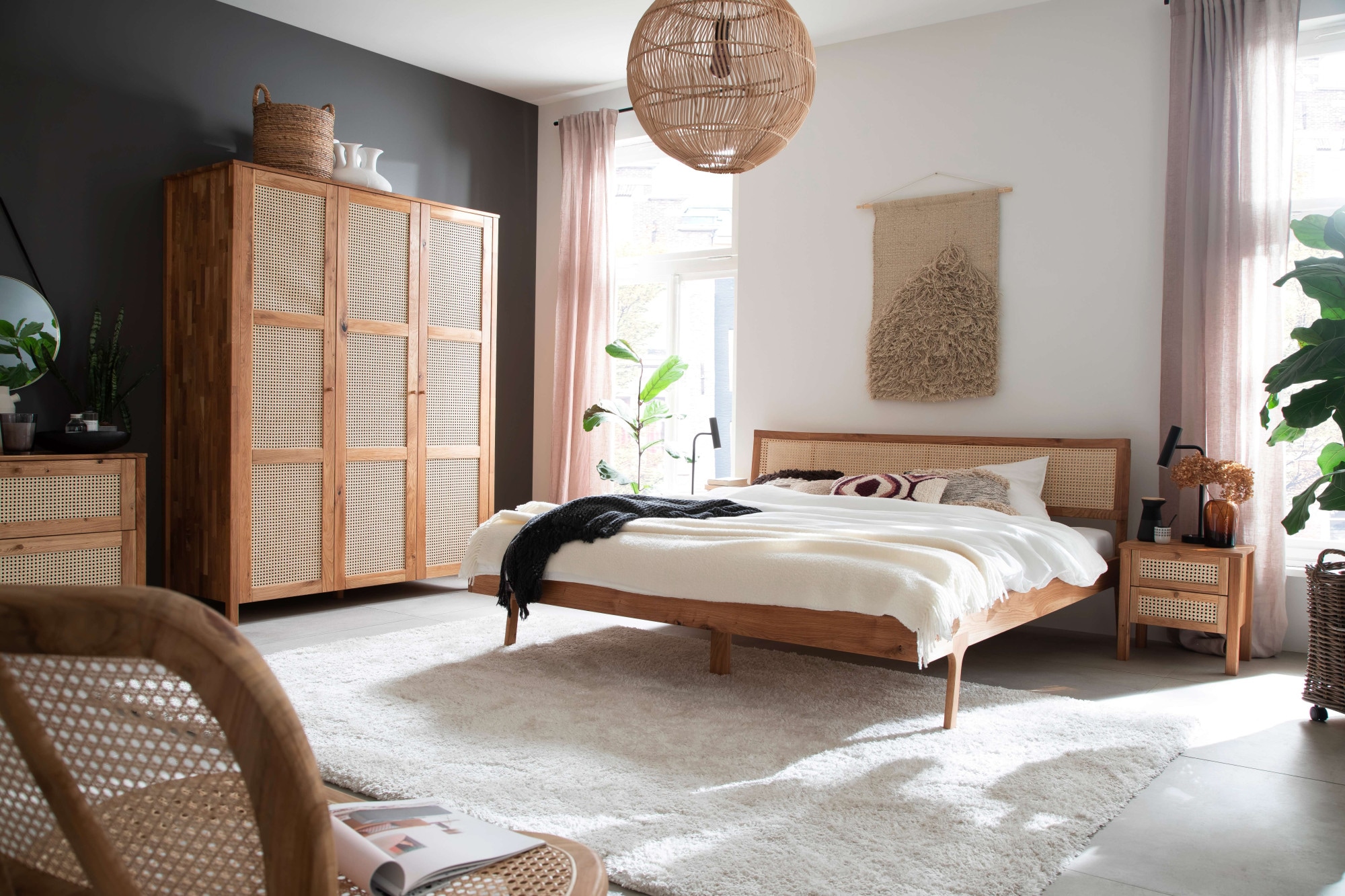 andas Bett »Hällevik Doppelbett, Massivholzbett, hyggeliger Stil«, massive FSC-zertifizierte Eiche geölt, Kopfteil mit Wiener Geflecht