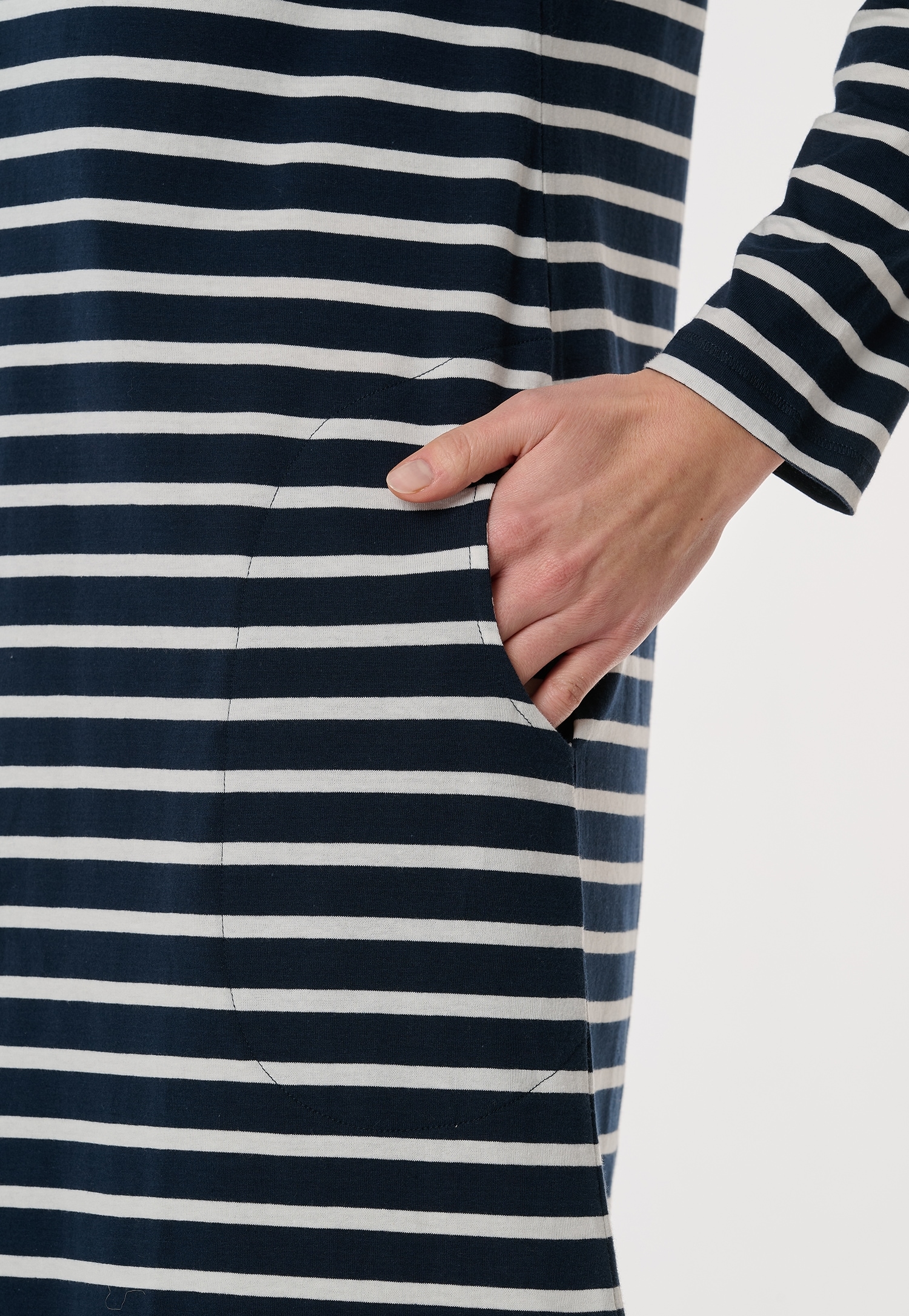 Schiesser Nachthemd »"Casual Essentials"«, (Packung), mit leichtem V-Ausschnitt