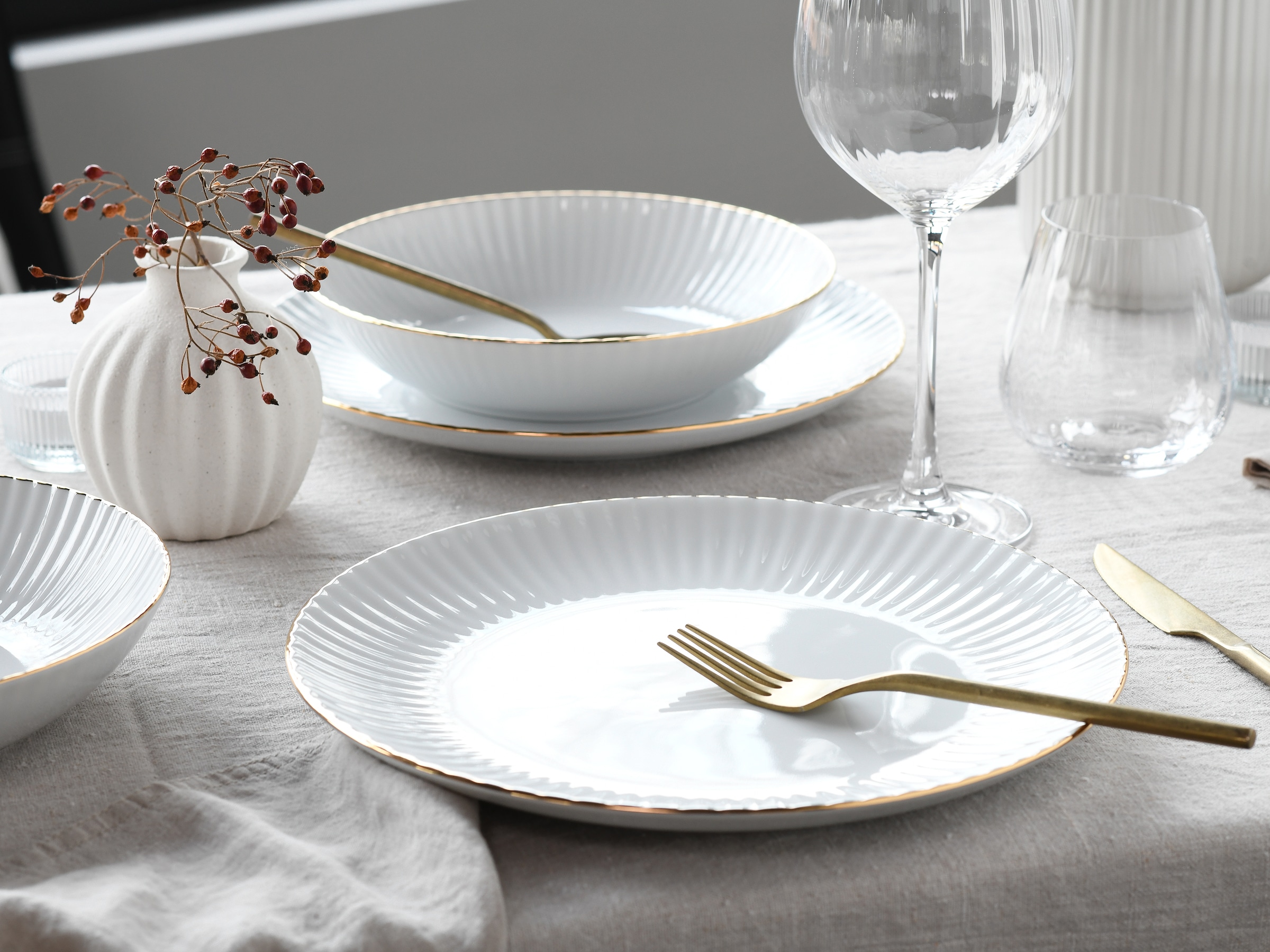 CreaTable Tafelservice »Allegra Goldband, Service 12-tlg.« Klassisch, Elegant, Von Hand gemalter Goldrand