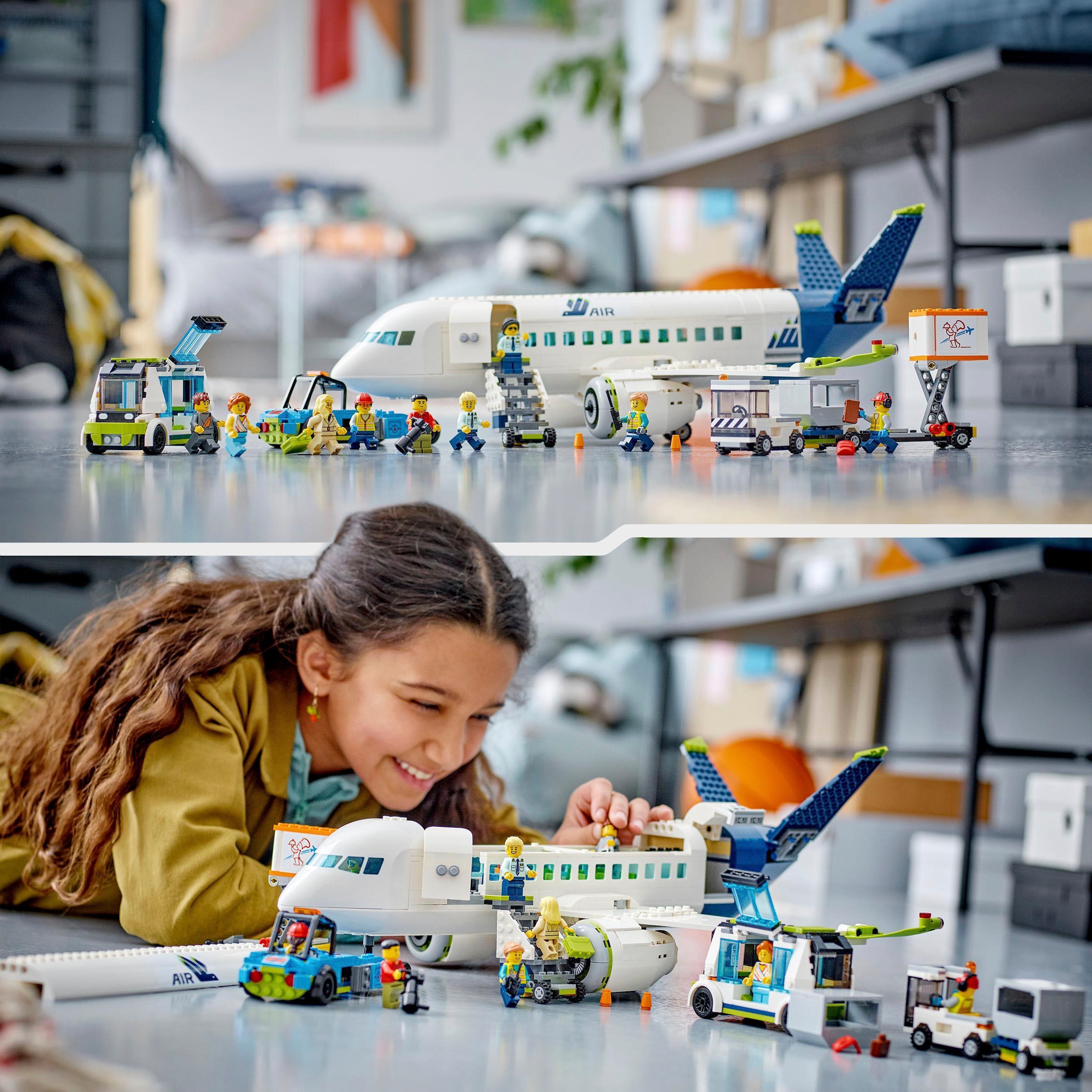 LEGO® Konstruktionsspielsteine »Passagierflugzeug (60367), LEGO® City«, (913 St.), Made in Europe