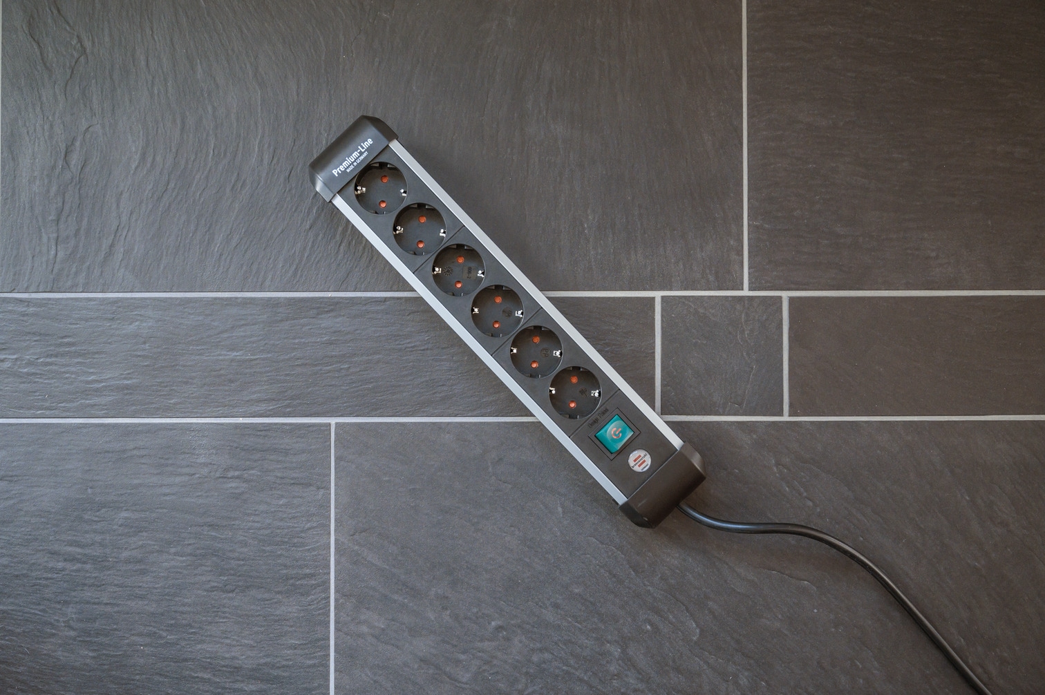 Brennenstuhl Steckdosenleiste »Premium-Alu-Line«, 6-fach, (Kabellänge 3 m), mit Schalter