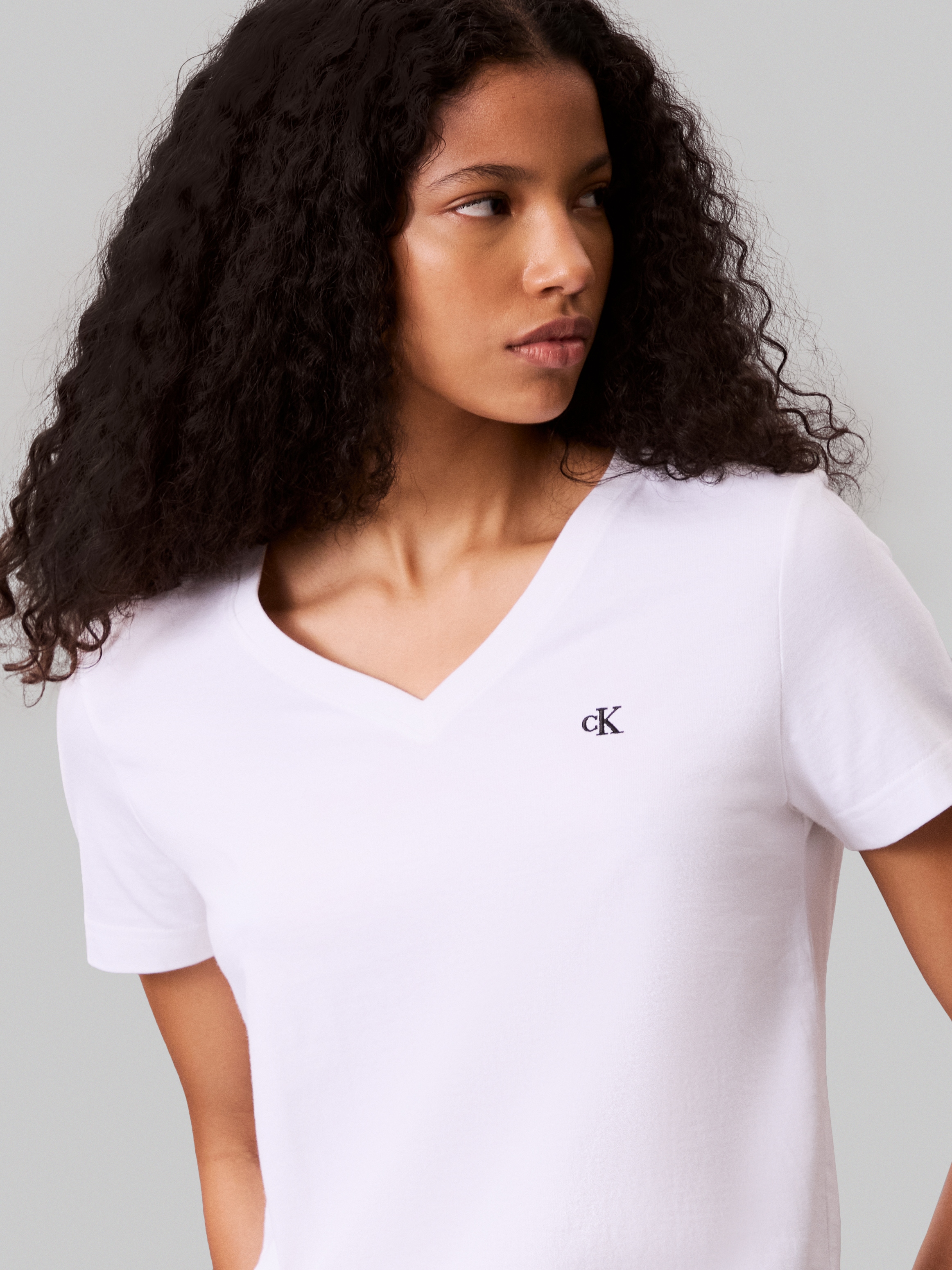 Calvin Klein Jeans T-Shirt »Archive Jersey Vnk Tee EU«, Mit V-Ausschnitt