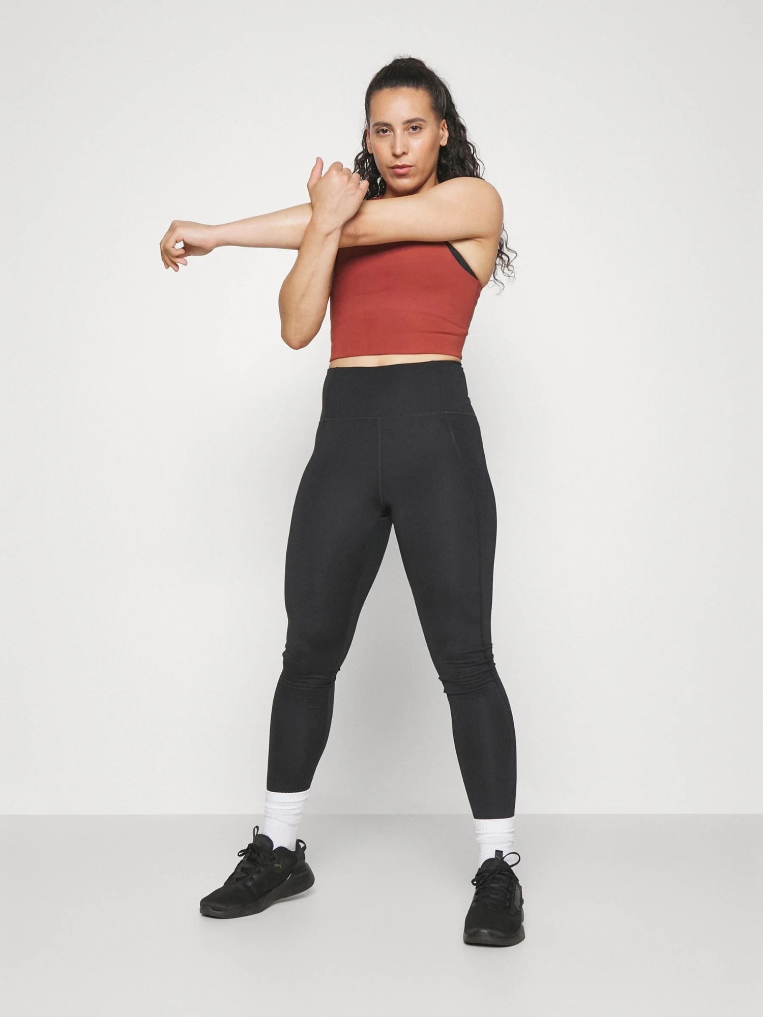 GIRLFRIEND COLLECTIVE Chinohose »Girlfriend Collective Trouser Compressive«