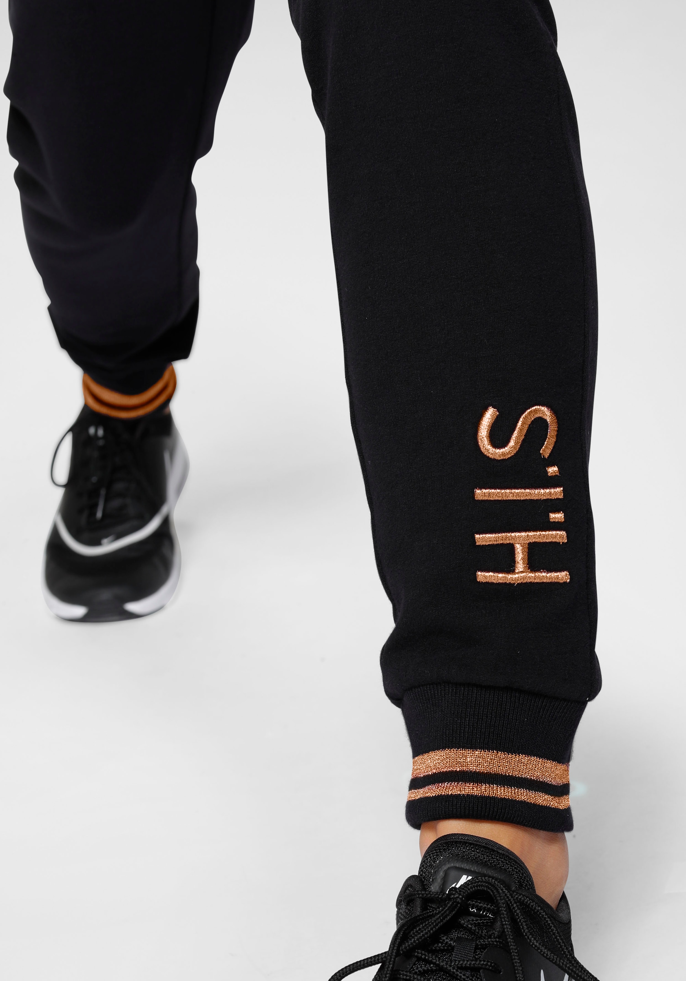 H.I.S Jogginghose, mit metallisch glänzenden Details