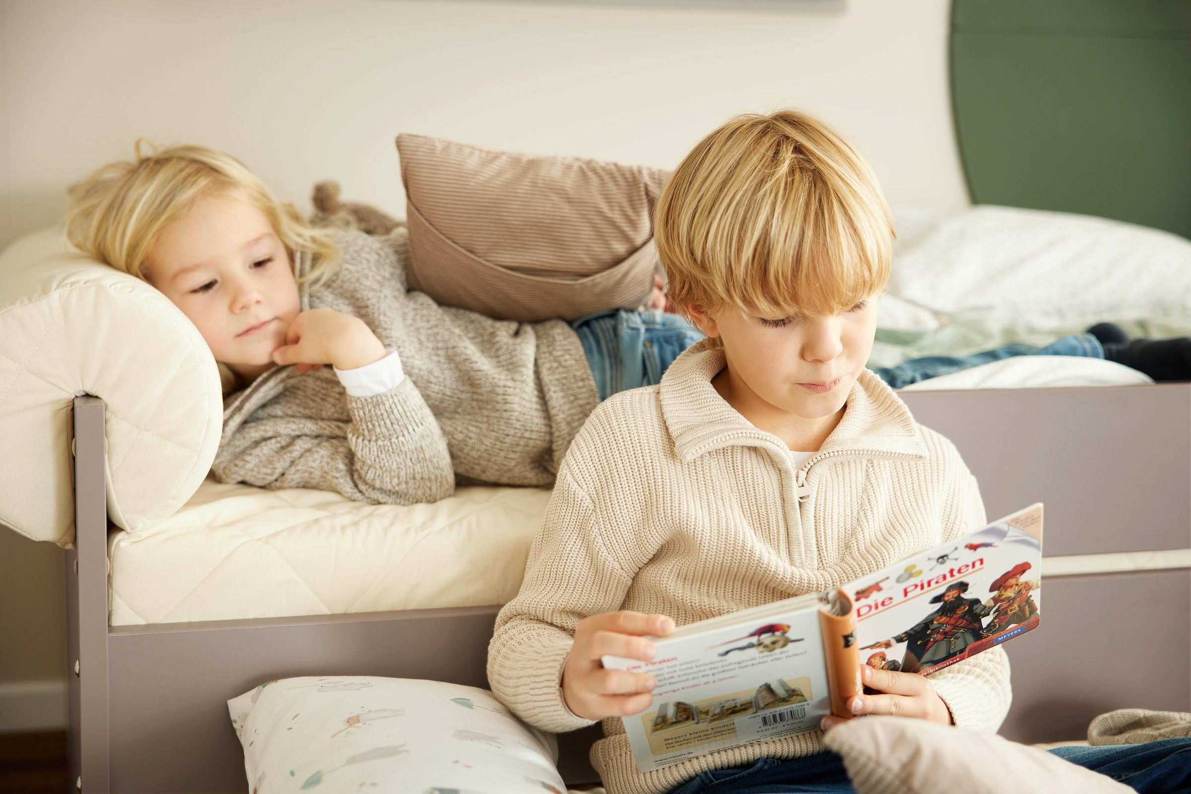 YUNY by PAIDI Kinderbett »BROTHER STU mit Bettkasten, Jugendliege«, bietet extra Stauraum oder zweite Liegefläche, Kojenliege Taupe