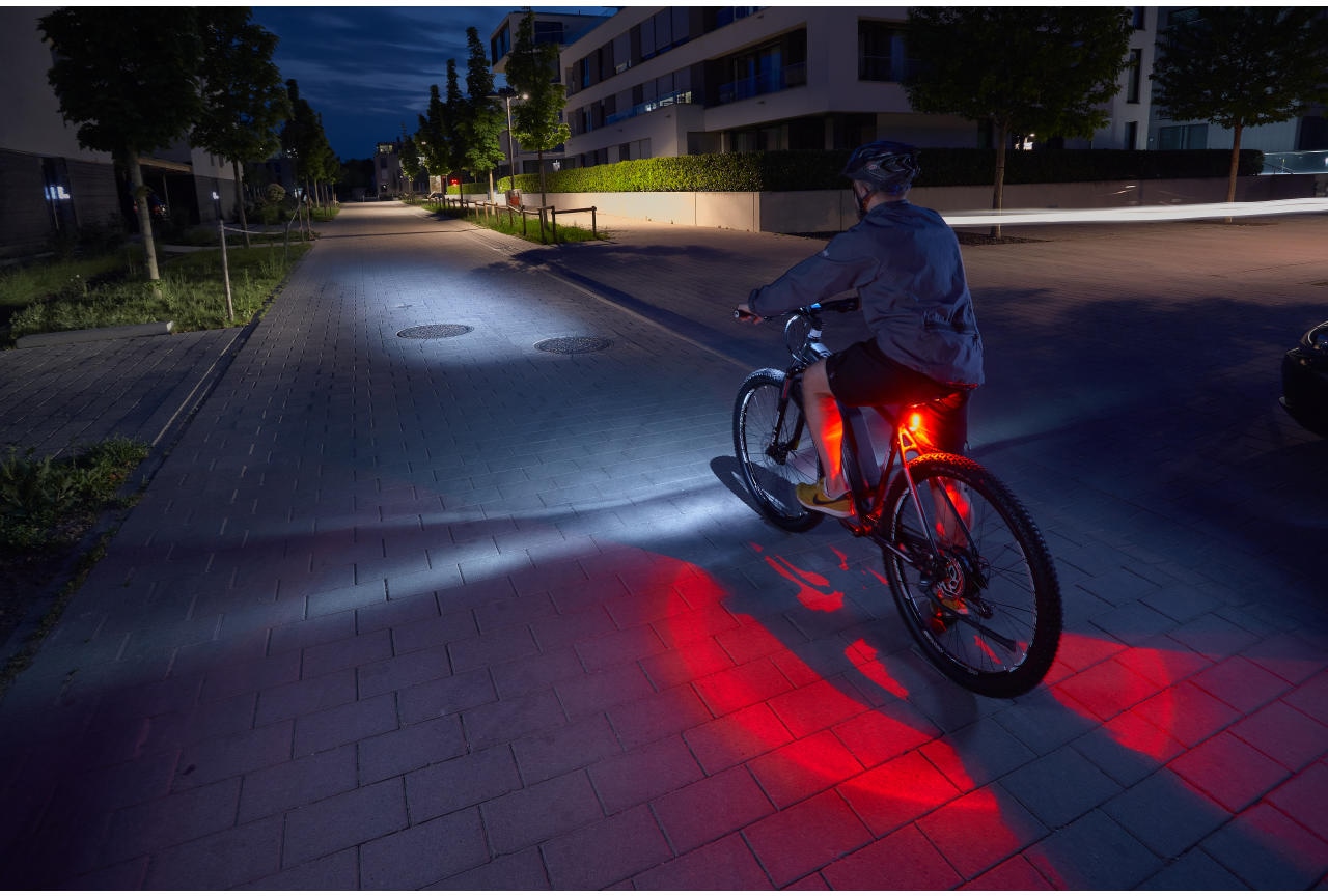 FISCHER Fahrrad Fahrradbeleuchtung »FISCHER LED Beleuchtungsset mit 360Â° Bodenleuchte«, (Set, 3, Front- und Rücklicht), mit zusätzlicher Bodenleuchte