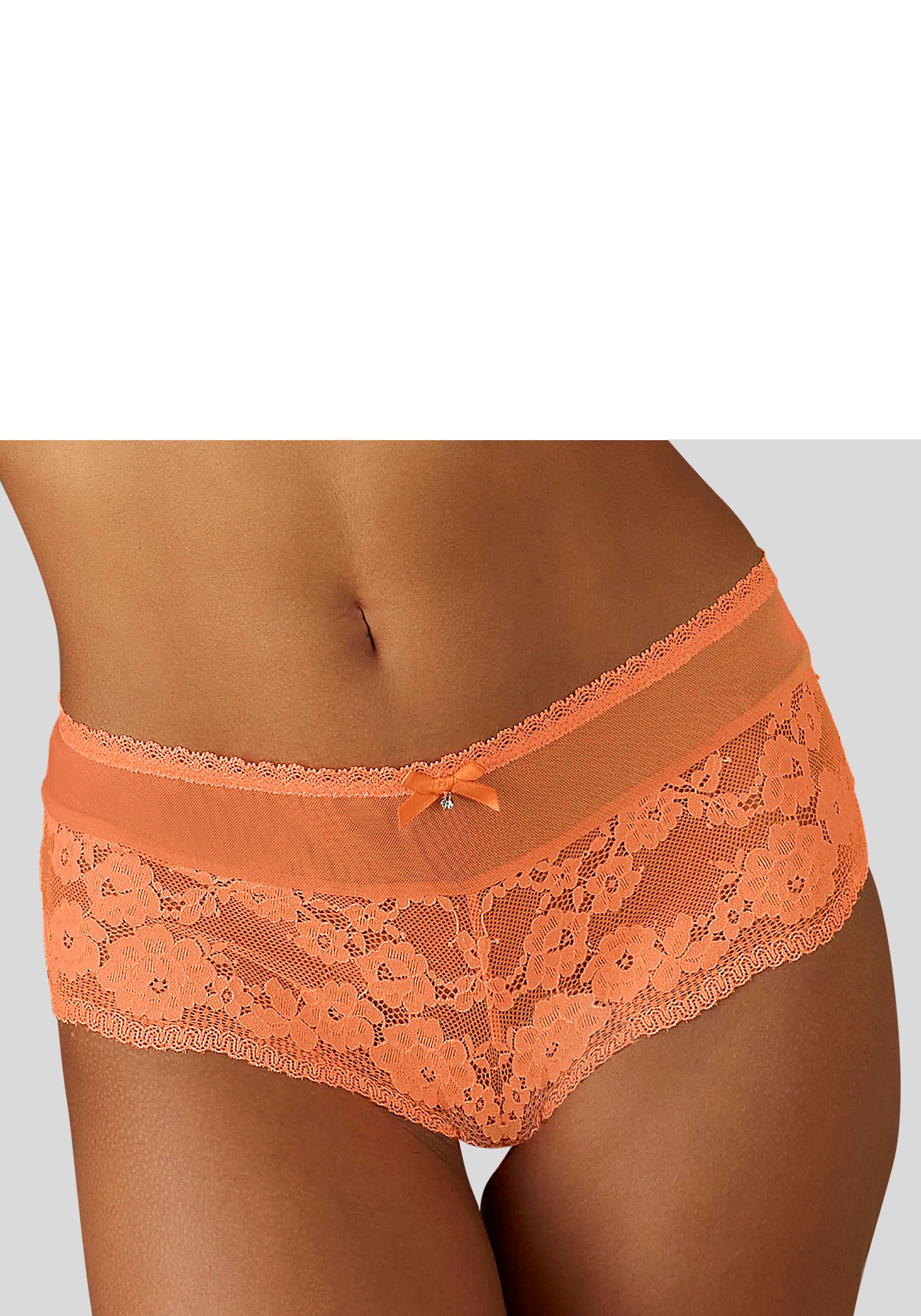 LASCANA Panty, aus feiner Spitze in blumiger Optik, Dessous