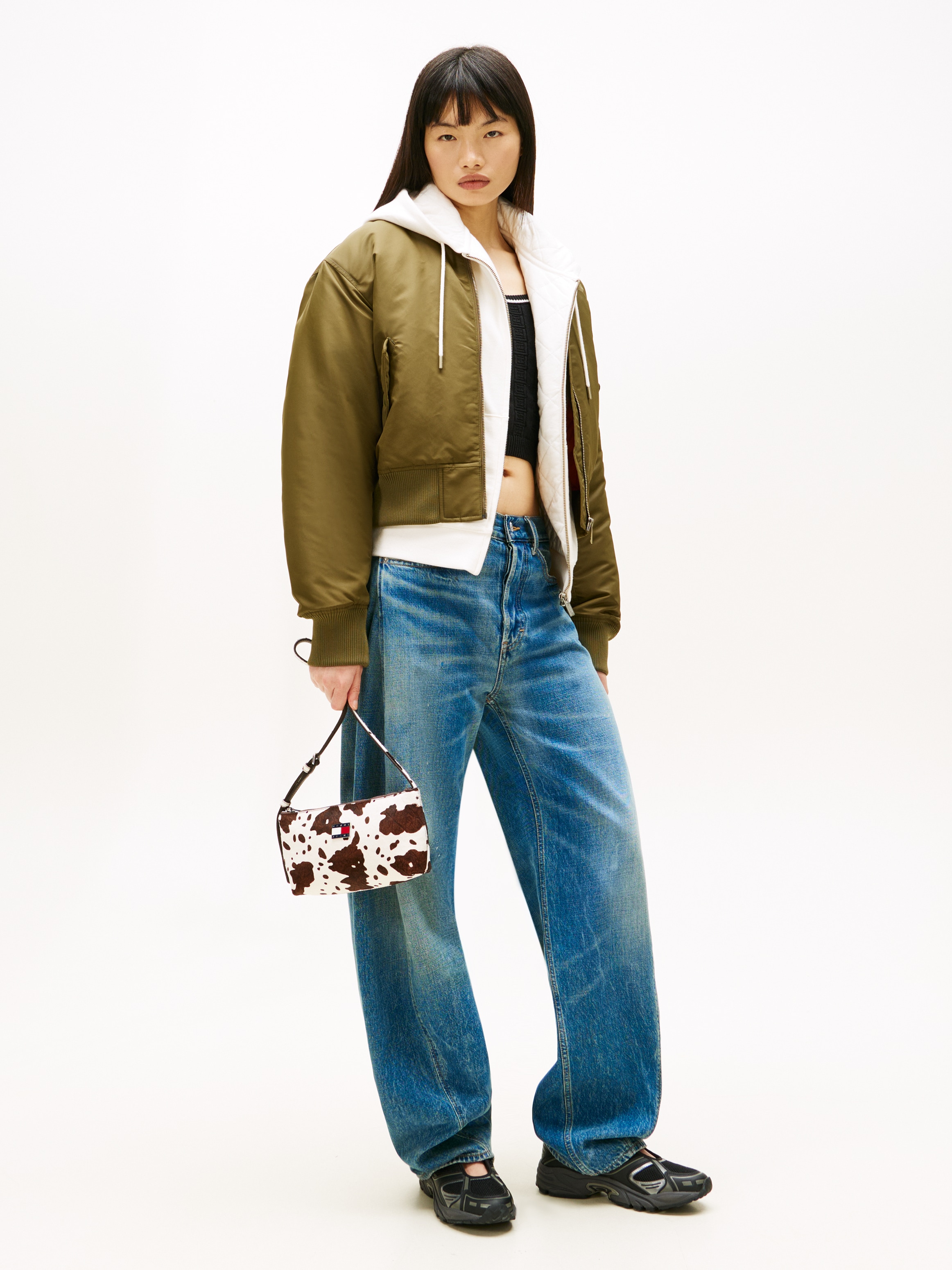 Tommy Jeans Schultertasche »TJW MUST COW SHOULDER BAG« , Damen Tragetasche, Umhängetasche in modischem Kuh-Print