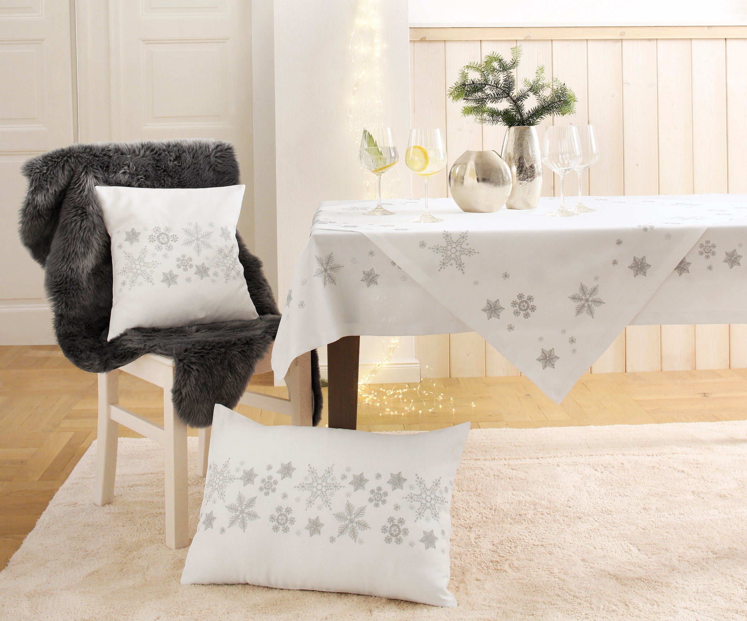 Dreams Tischdecke »Schneeflocke, Weihnachtsdeko«, mit aufwendiger Stickerei  bequem und schnell bestellen | Mitteldecken
