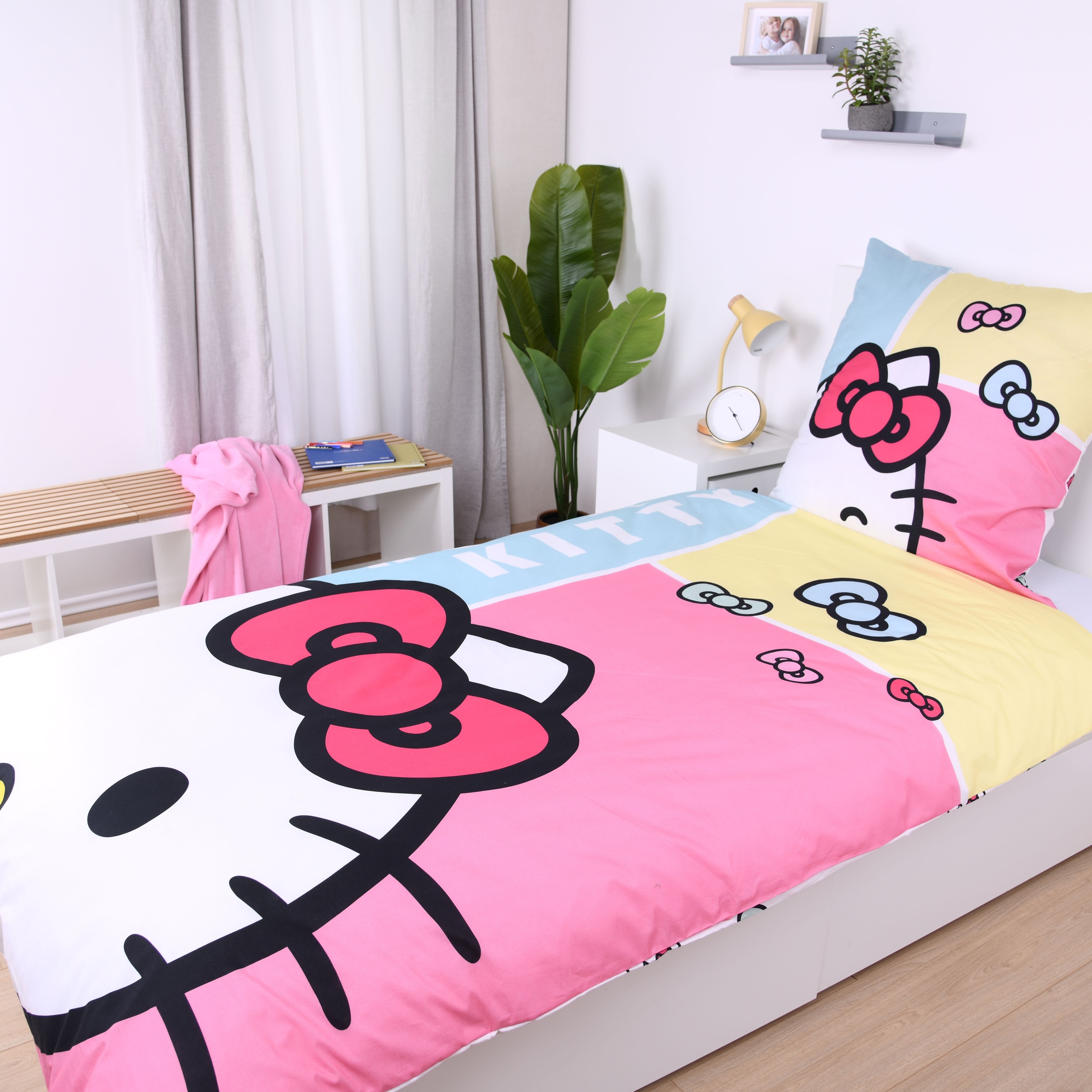 Hello Kitty Bettwäsche »Hello Kitty«, Wendebettwäsche