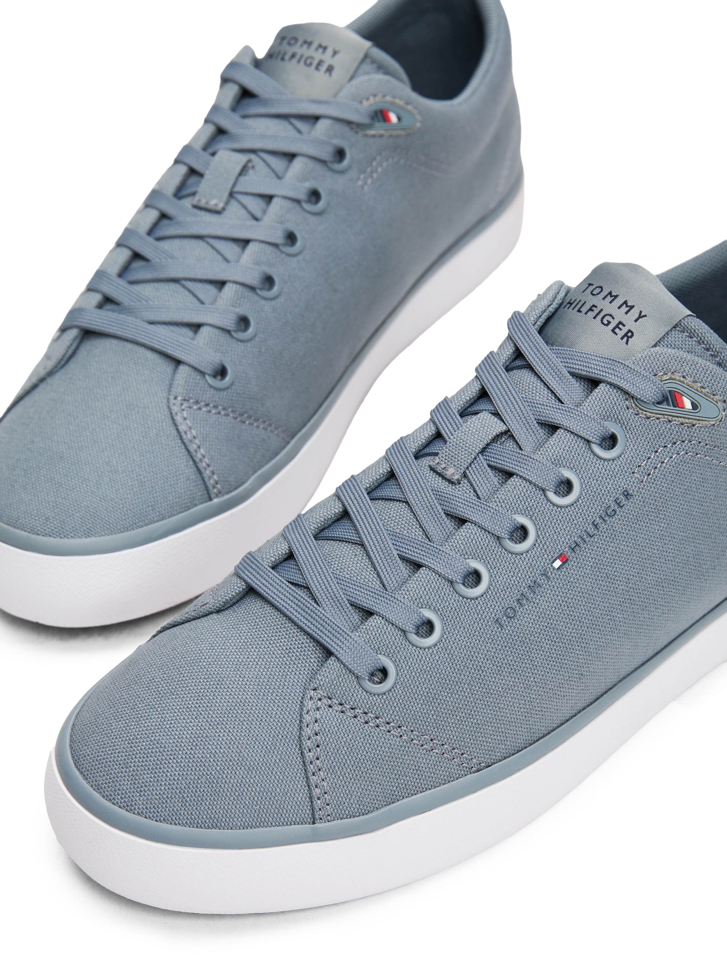 Tommy Hilfiger Sneaker »TH HI VULC LOW CORE CANVAS«, Freizeitschuh, Halbschuh, Schnürer mit weich gepolstertem Schaftrand