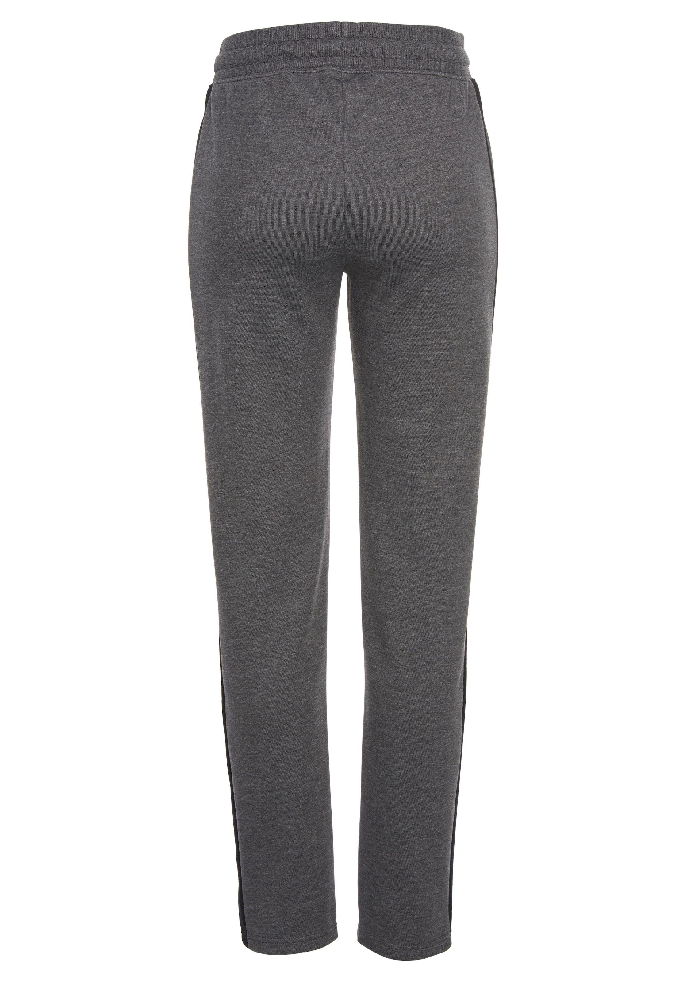 Loungewear Loungeanzug Loungehose, Online-Shop im mit und Seitenstreifen Bench. geradem bestellen Bein,