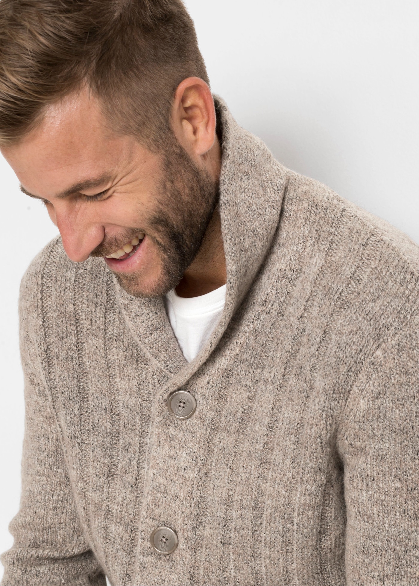 bonprix Strickjacke in weicher Qualität, Regular Fit, mit Schalkragen