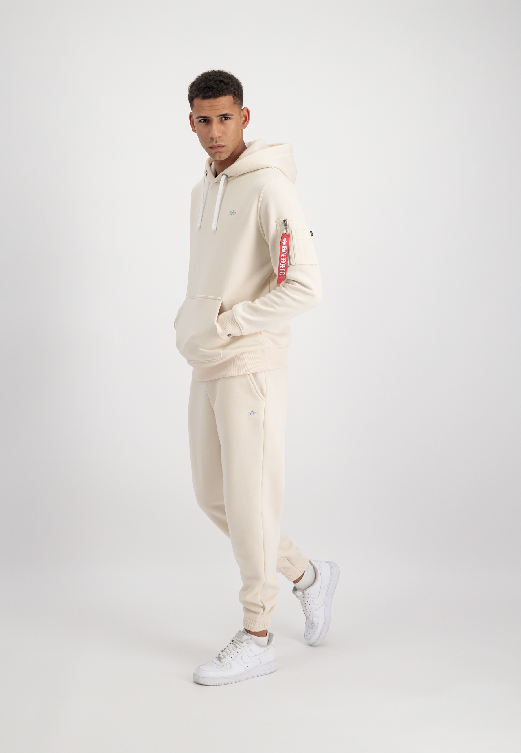 Alpha Industries Jogginghose »Alpha Industries Men - Jogger Unisex EMB Jogger«
