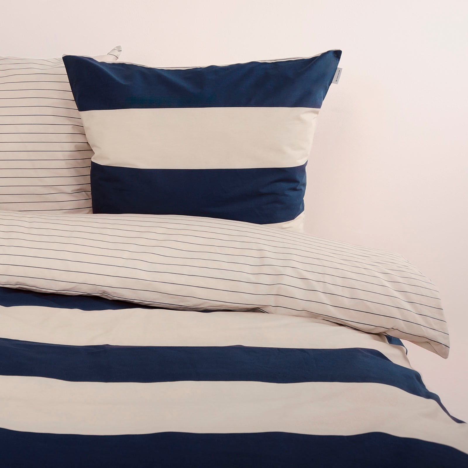 TOM TAILOR HOME Bettwäsche »BOLD STRIPES in Gr. 135x200cm, 155x220cm oder 200x220cm«, new bedroom, mit farbigem Markenreißverschluss