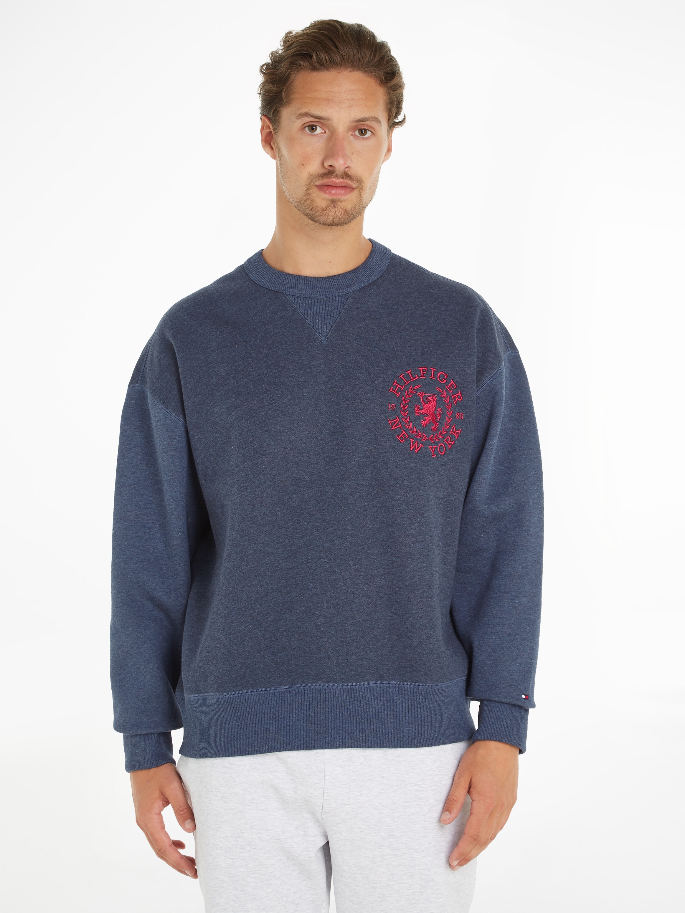 Tommy Hilfiger Sweatshirt SMALL CREST CREWNECK mit Logo Stickerei auf der Brust online bestellen Quelle