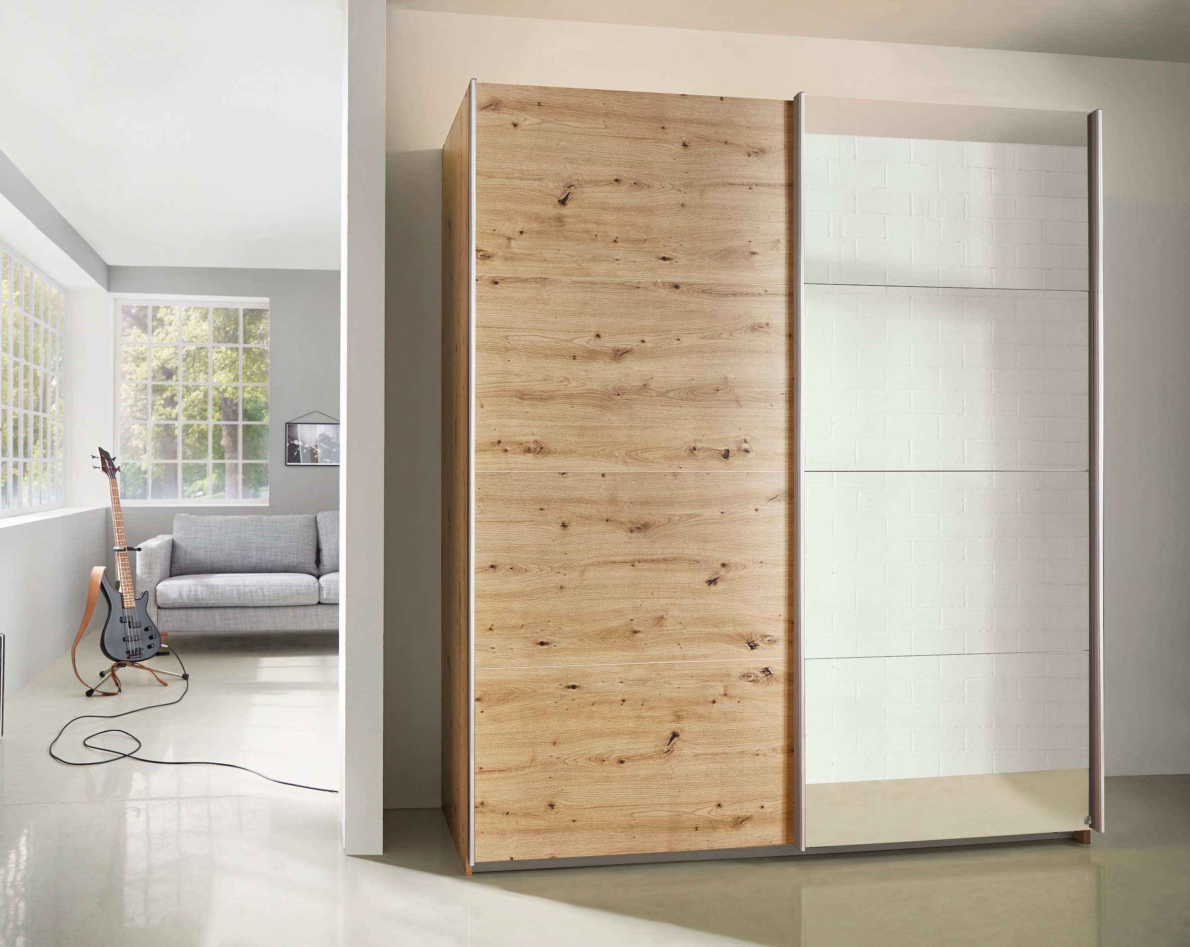 INOSIGN BY RAUCH Schwebetürenschrank »Kleiderschrank Schrank Garderobe Schlafzimmerschrank THANOS«, (in 3 verschiedenen Ausstattungen BASIC/CLASSIC/PREMIUM), Optional mit Spiegel, Metall-Griffleisten alufarben MADE IN GERMANY