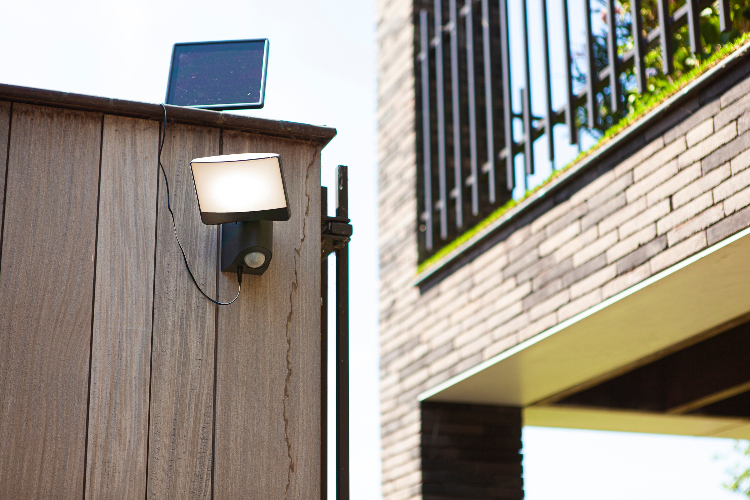 LUTEC LED Solarleuchte »LED-Solarwandleuchte SUNSHINE«, 1 flammig, Leuchtmittel LED-Board | LED fest integriert, dreh- und schwenkbar
