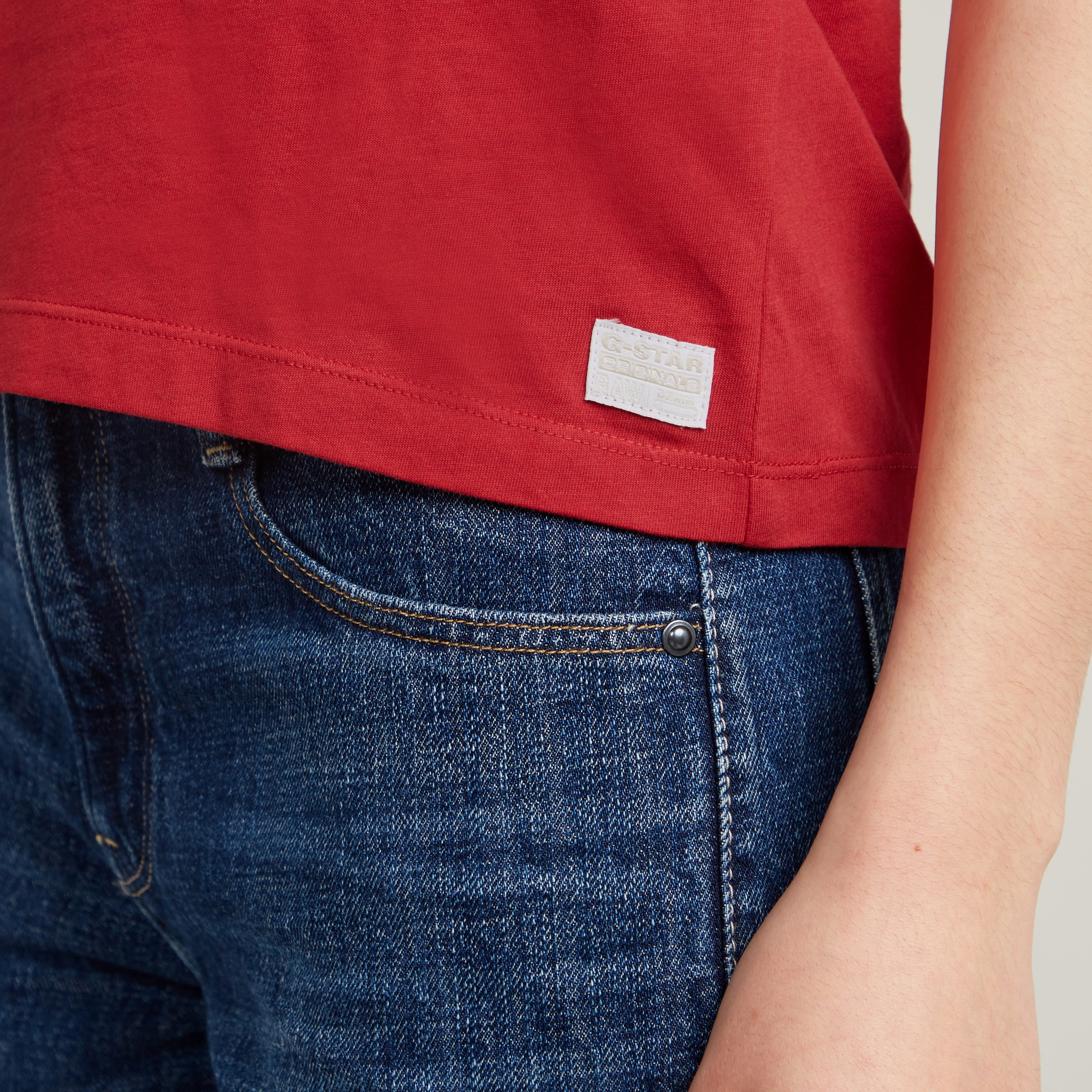 G-STAR T-Shirt »G-Script Shiny R« mit Ton-in-Ton Schriftzug