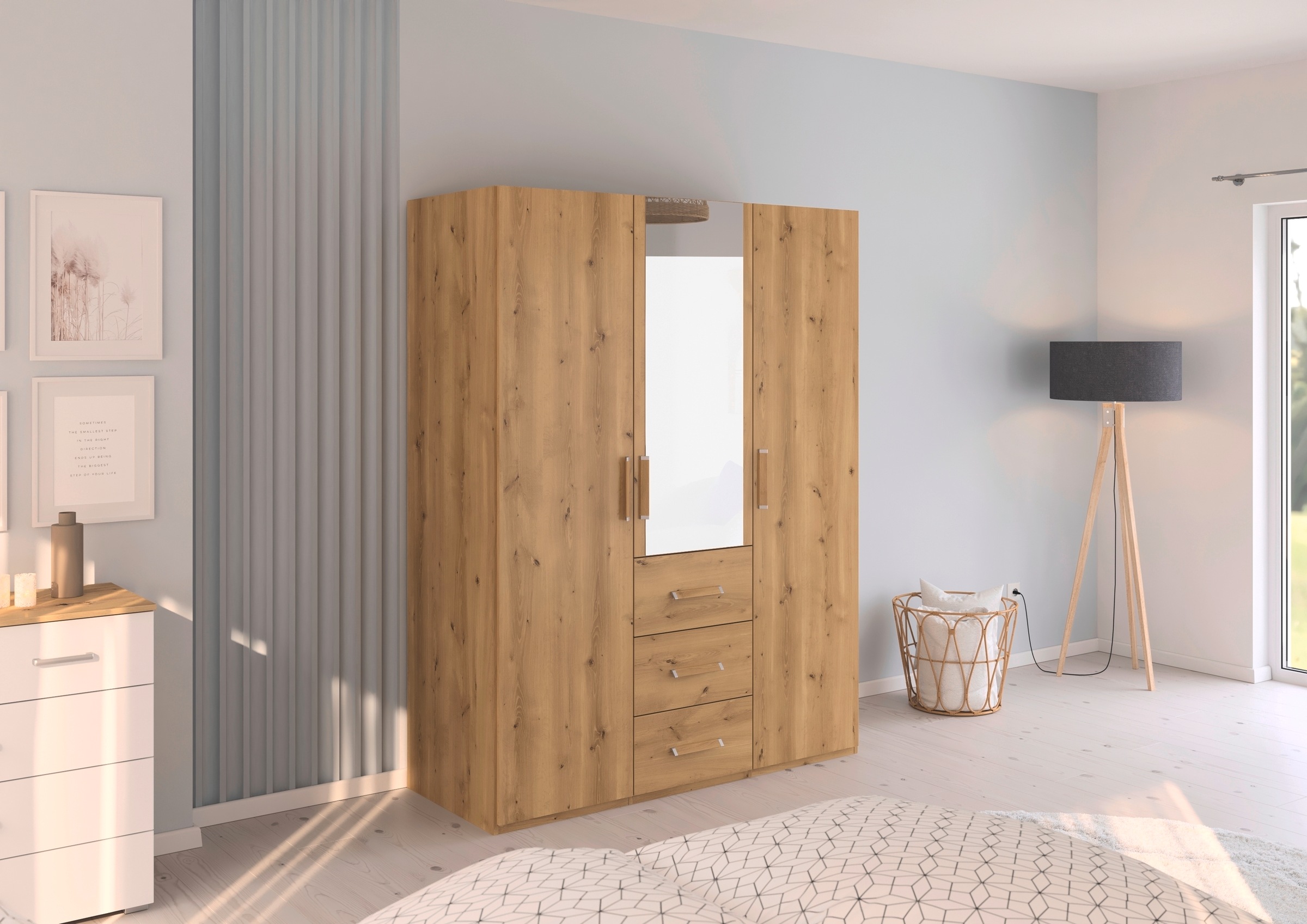 rauch Drehtürenschrank »Kleiderschrank Schrank Garderobe Schlafzimmerschrank EVELYN«, (in 2 Höhen 197 oder 210 cm erhältlich), in elegantem Stil mit Schubladen 3 Breiten und 2 Höhen MADE IN GERMANY
