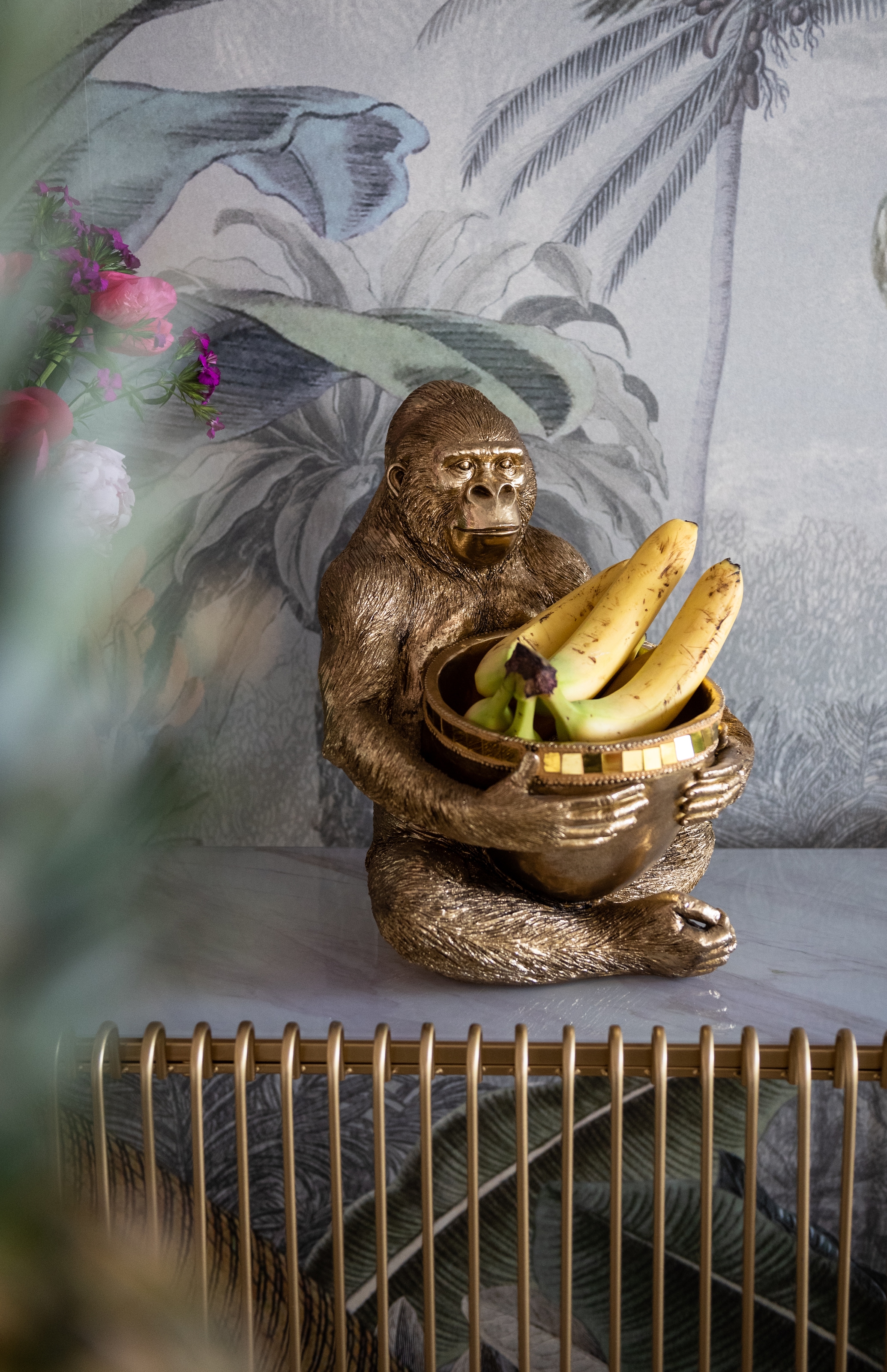 Kare Design Dekofigur »Gorilla Holding Bowl Gold 4«